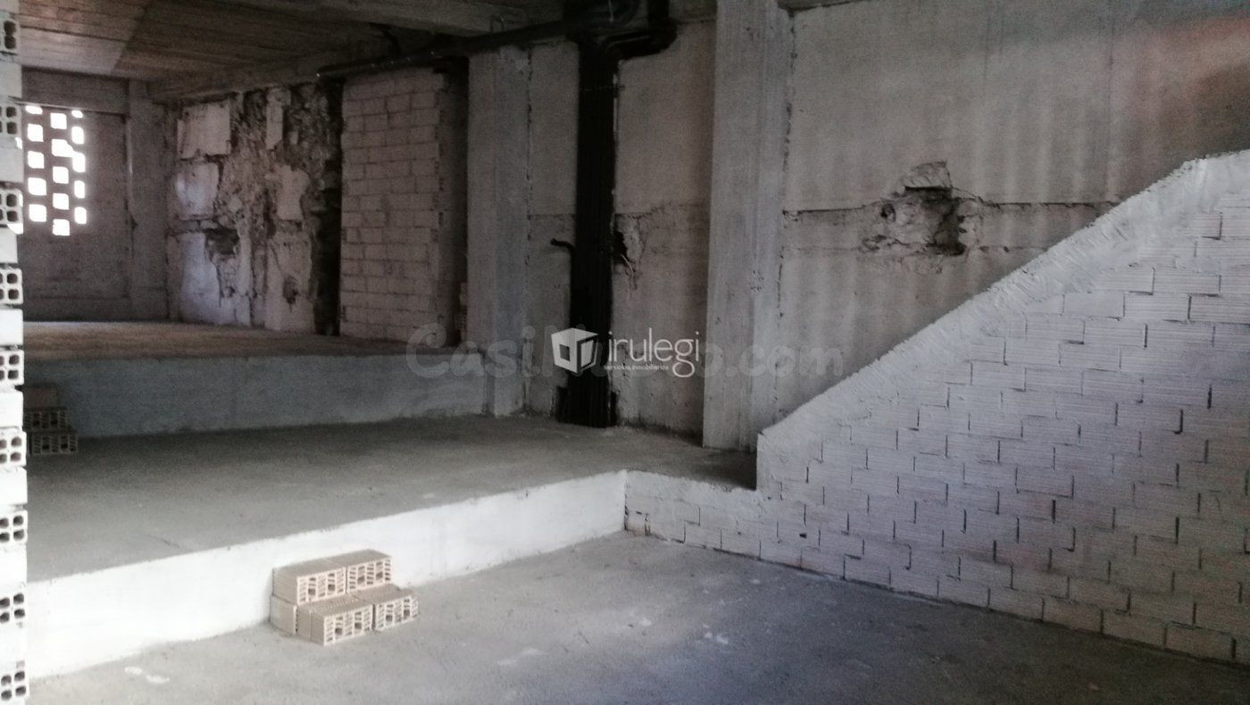 Local comercial 75m² en alquiler - Kaleberria al lado BBVA - foto 3