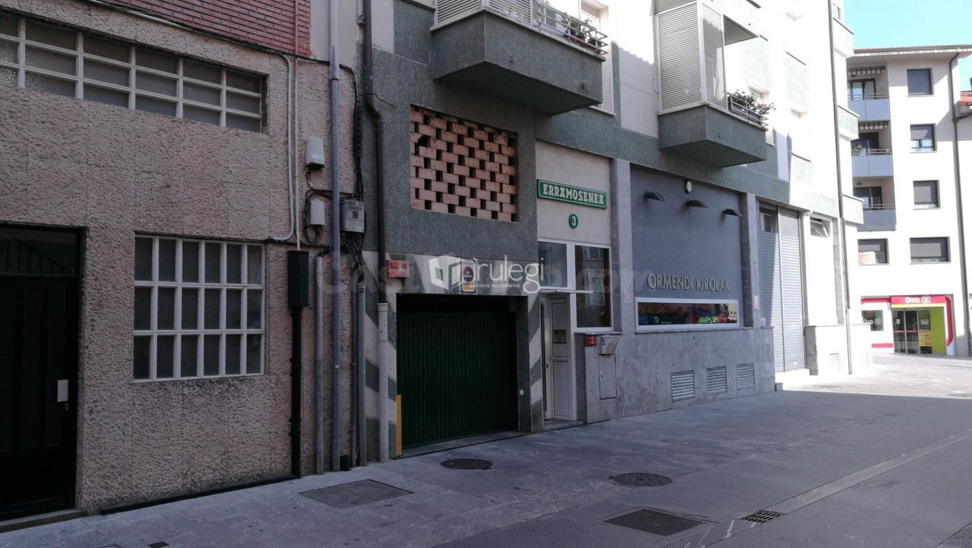 Local comercial 75m² en alquiler - Kaleberria al lado BBVA - foto 4