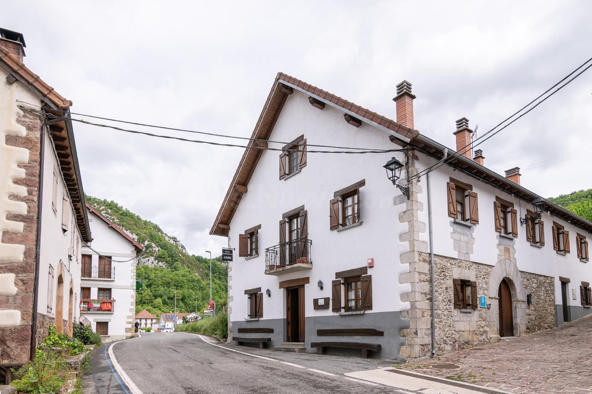 HOTEL RURAL CON ENCANTO EN EL CORAZÓN DEL PIRINEO NAVARRO, JUNTO A LA SELVA DEL IRATI.