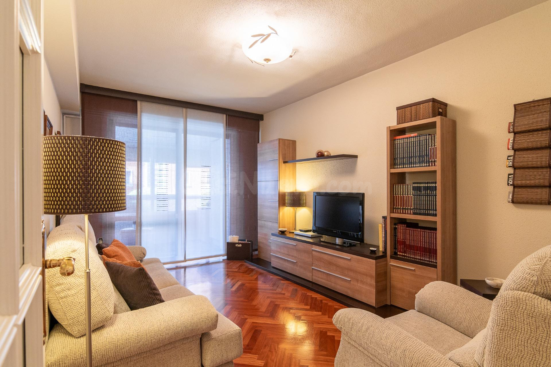CUIDADA VIVIENDA EN AVENIDA ZARAGOZA - foto 2