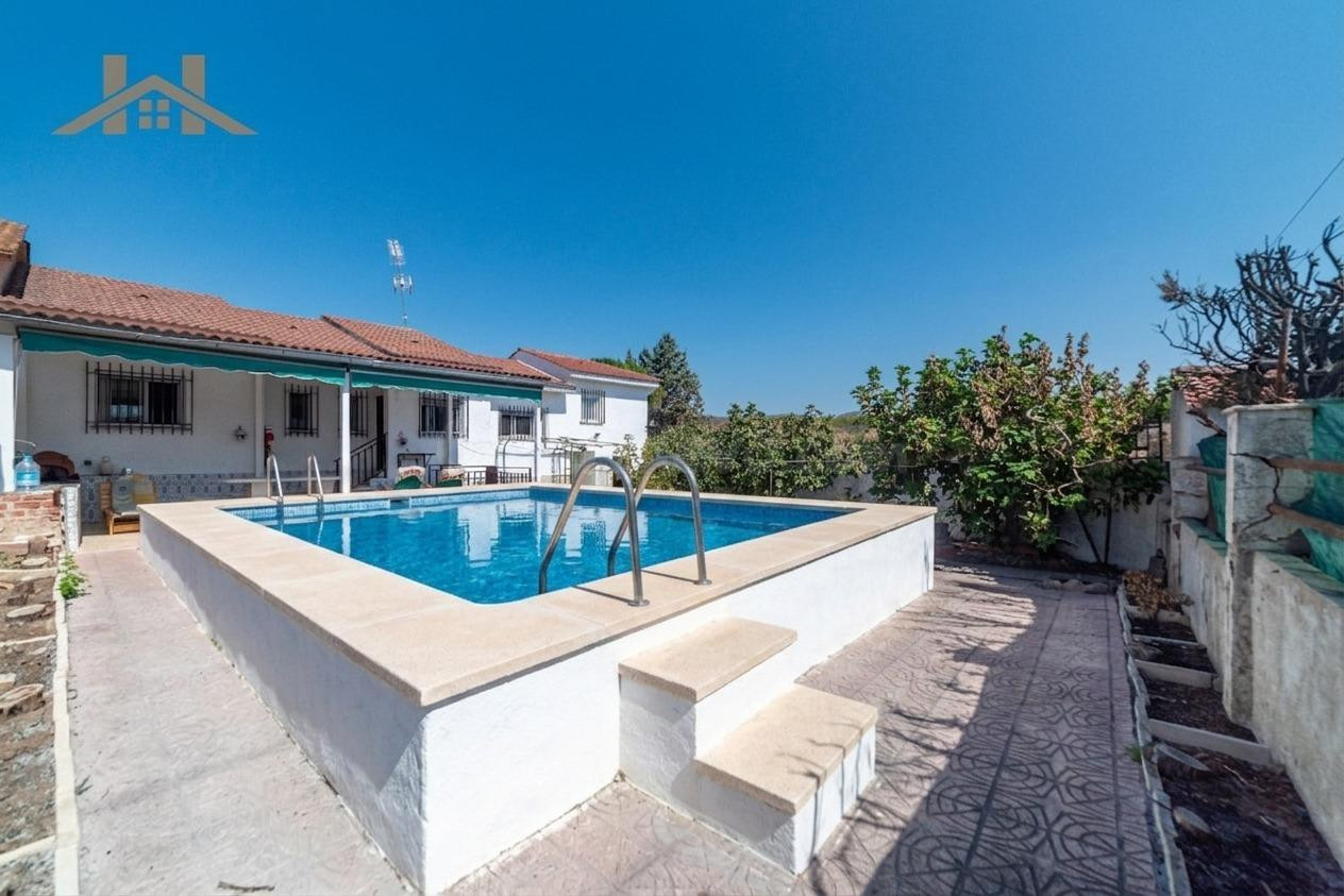 Chalet pareado en venta en Villa del Prado