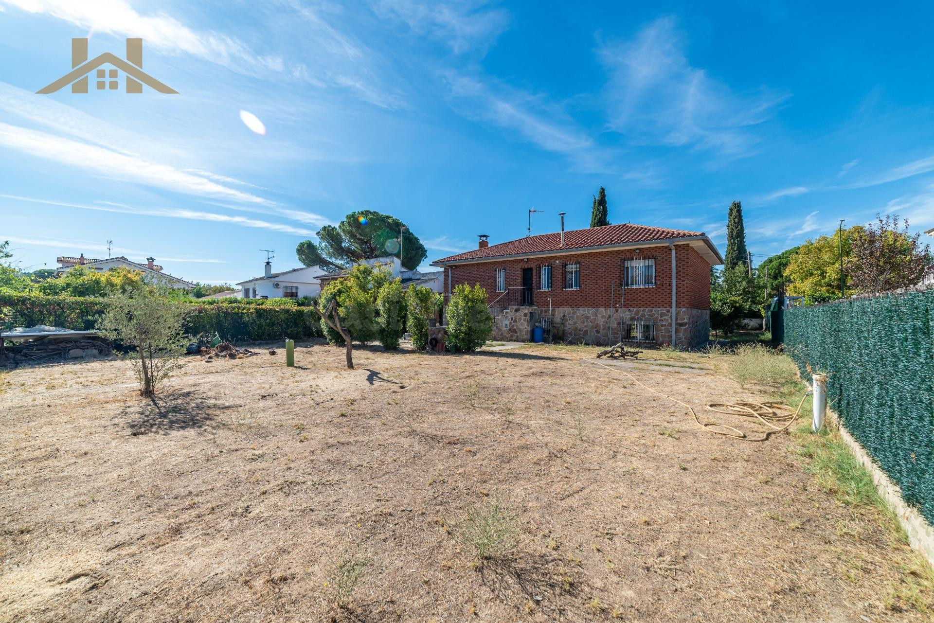 Chalet independiente en venta en Santa Cruz del Retamar, Calalberche