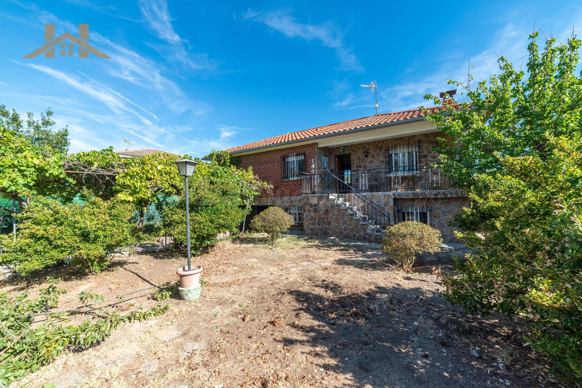 Chalet independiente en venta en Santa Cruz del Retamar, Cal - foto 2