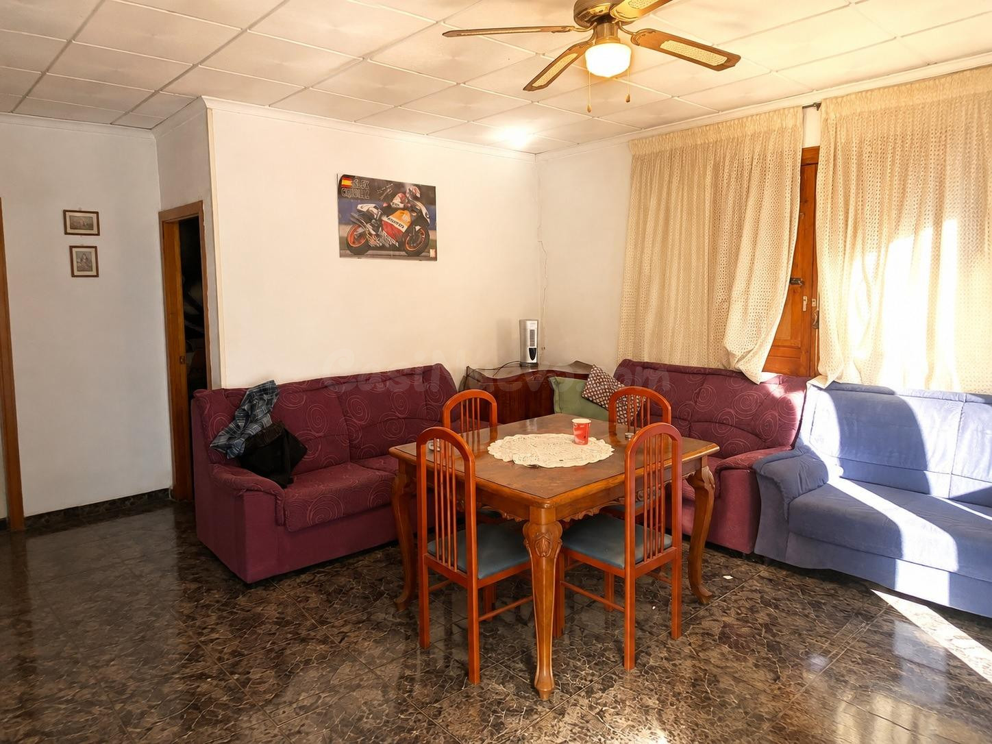 **Finca Rústica con Casa para Reformar en Orihuela**