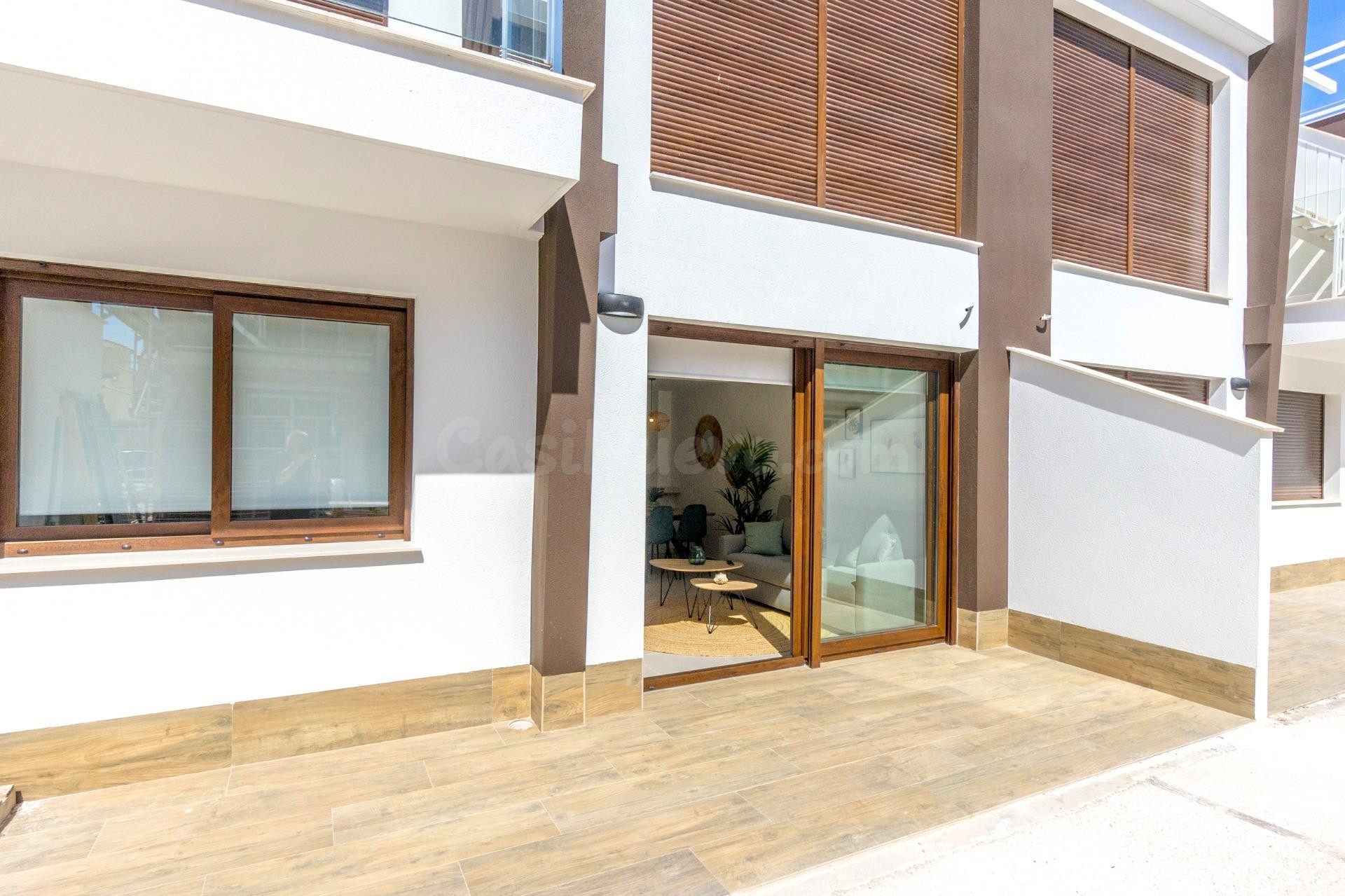 BUNGALOWS EN PLANTA BAJA Y PLANTA ALTA CON SOLARIUM