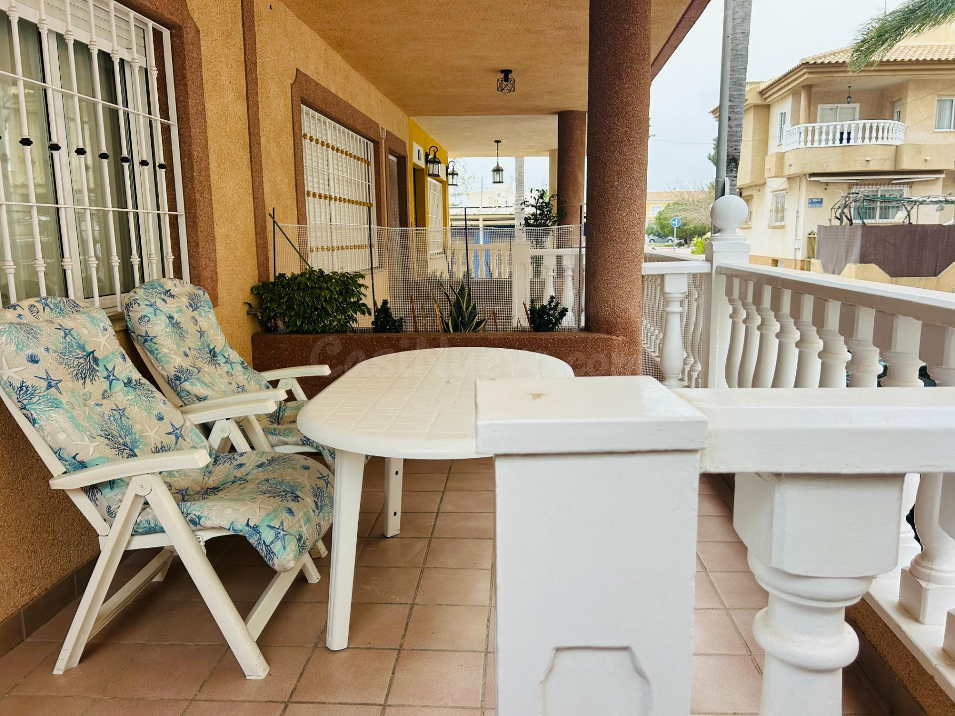 GRAN VIVIENDA TIPO DÚPLEX CON SOLARIUM Y SÓTANO.