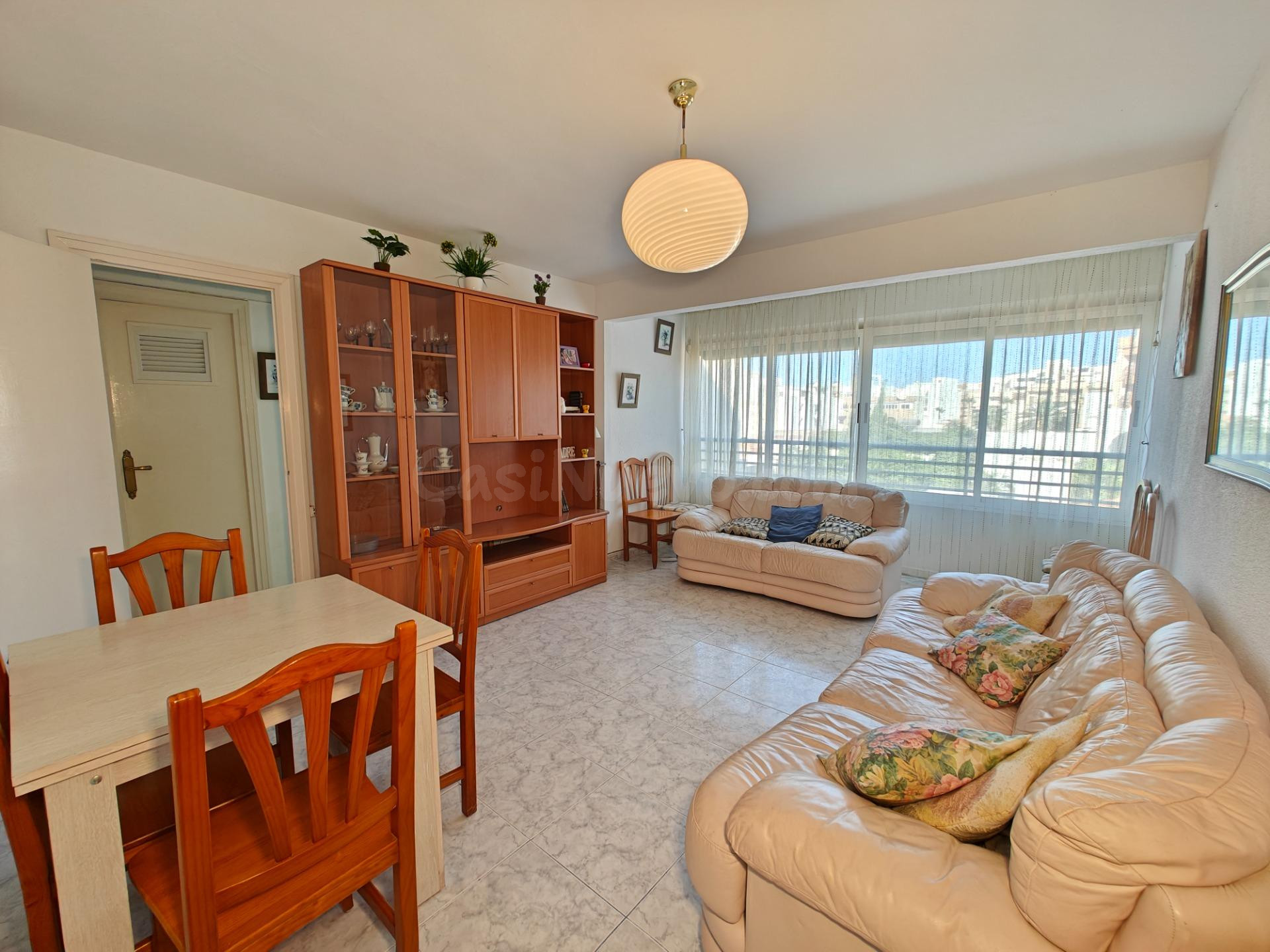 Se vende fantástico piso en el paseo marítimo de Torrevieja