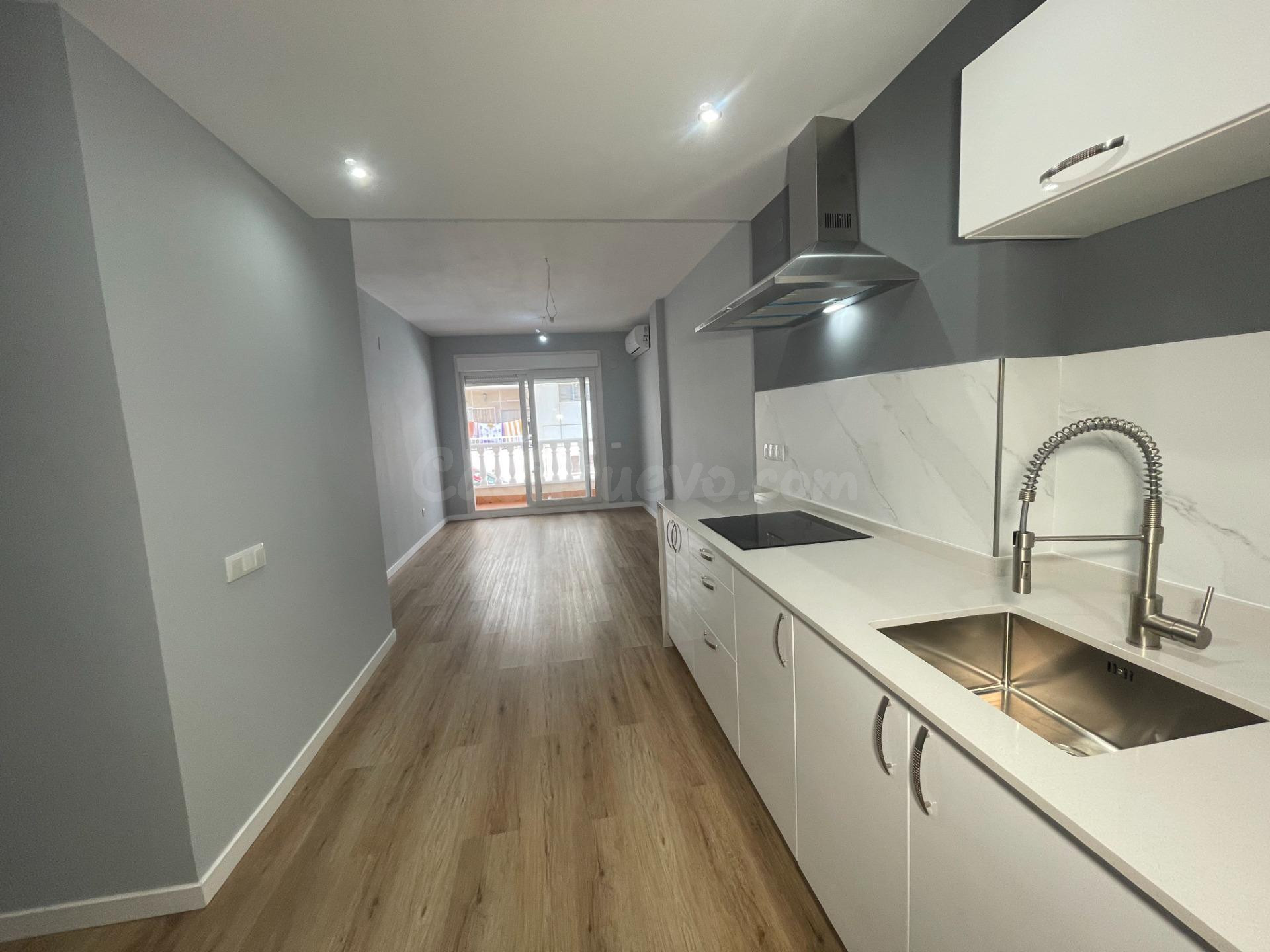 Se vende piso bajo en La Mata - Torrevieja a 100 metros de la playa