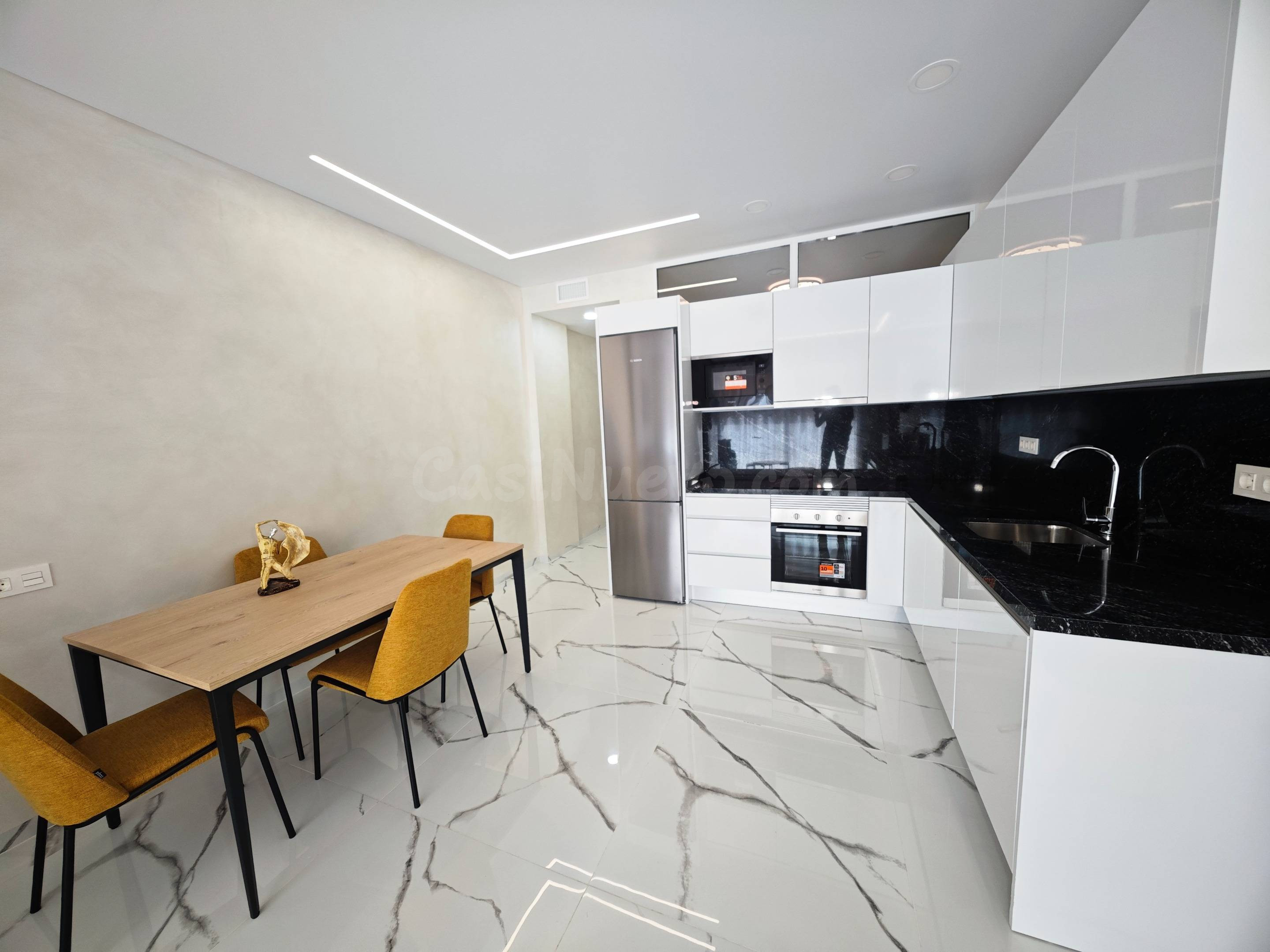 Piso en planta baja con 2 habitaciones en Torrevieja, Playa del Cura
