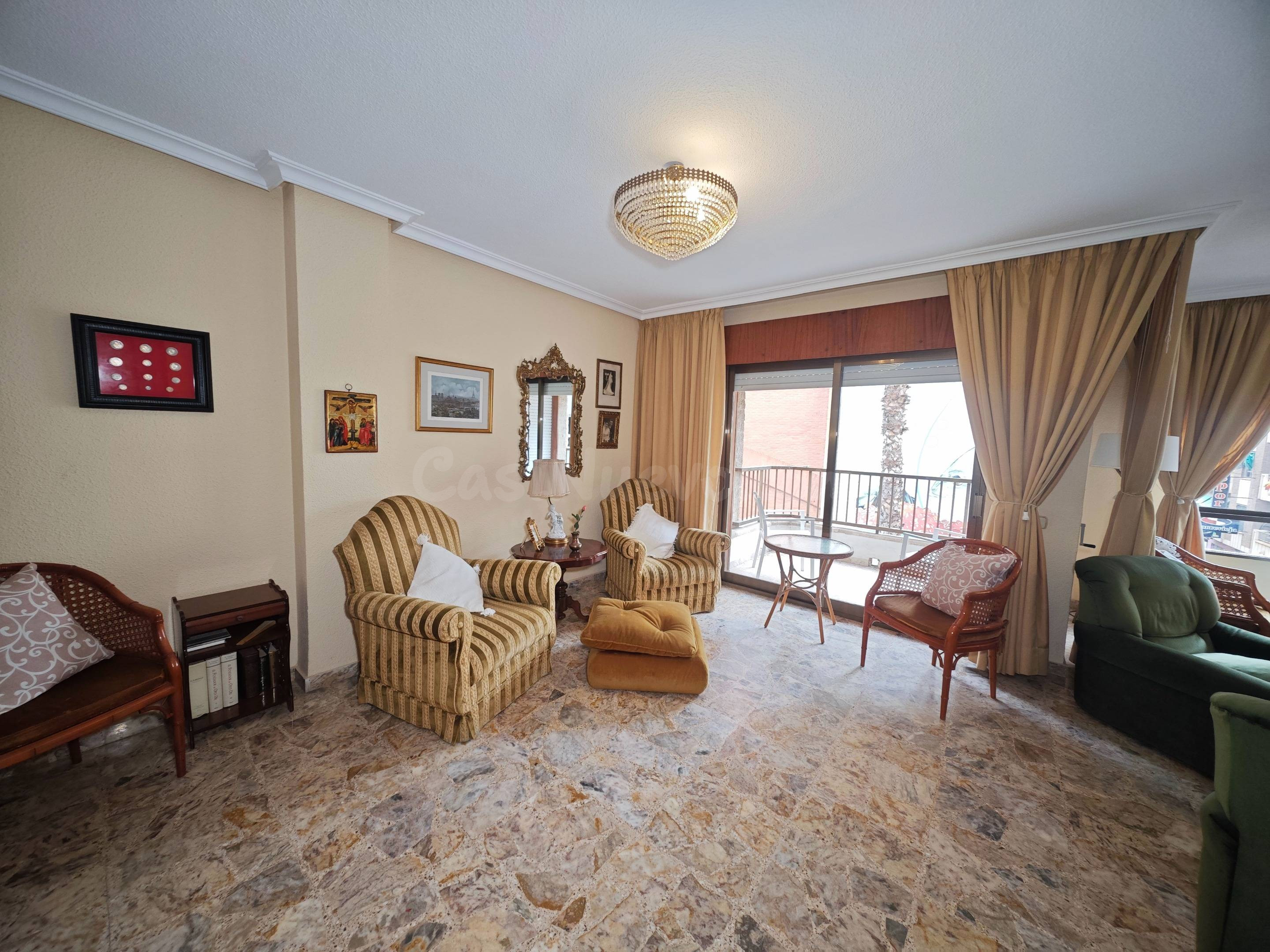 Piso en Torrevieja centro con 4 habitaciones