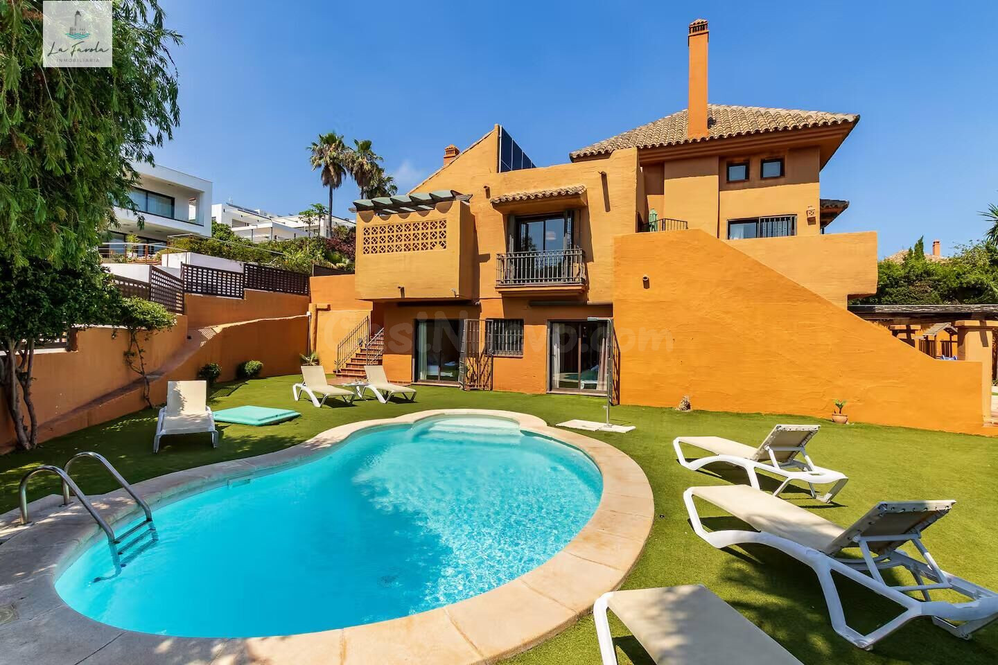 VILLA INDEPENDIENTE CON VISTAS AL MAR EN HIGUERÓN – CAPELLANÍA, BENALMÁDENA