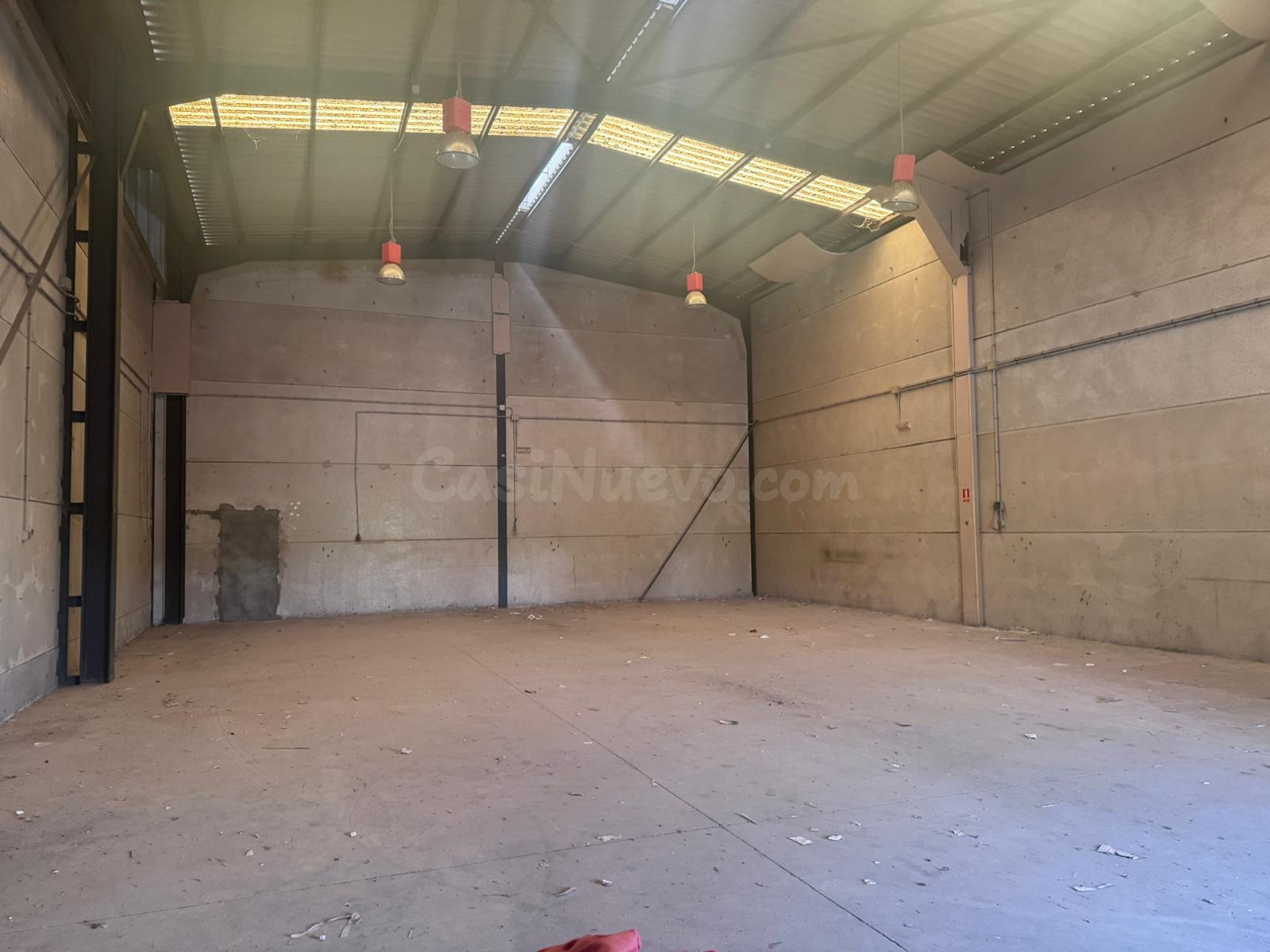 Nave industrial en esquina en Polígono Ronda Oeste