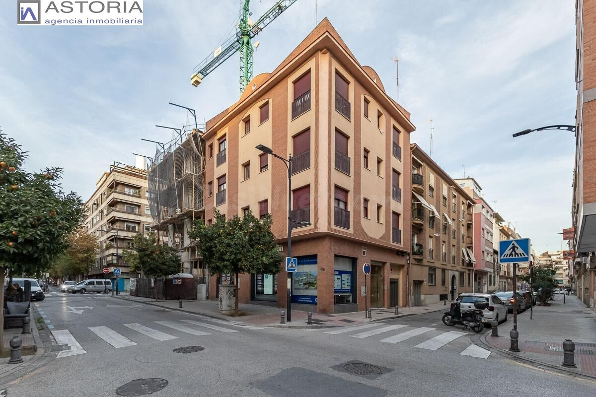 MAGNIFICA PLAZA DE GARAJE EN BARRIO FIGARES - JUNTO A CALLE ALHAMAR