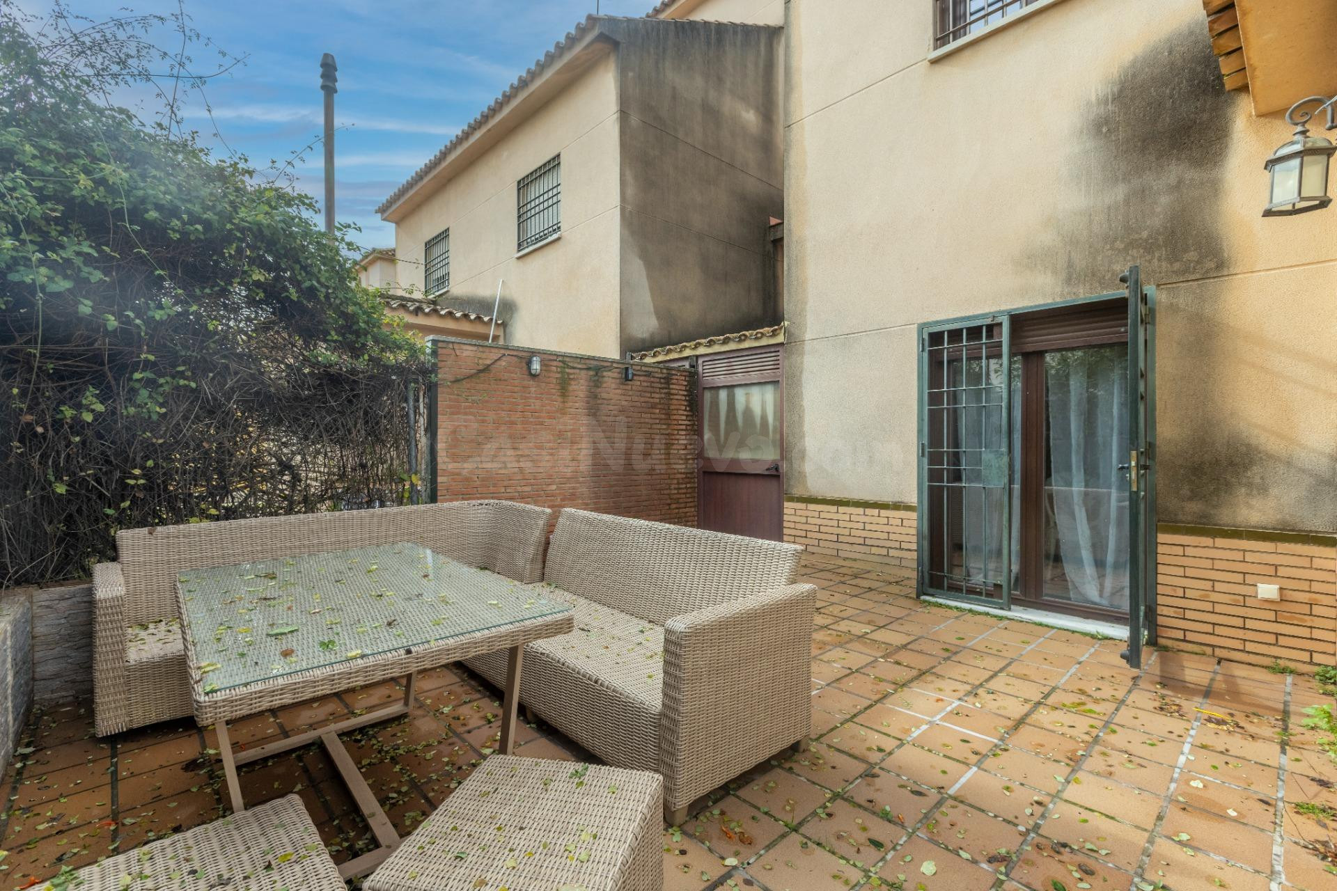 Un chalet pareado para refugiarse en Gines. - foto 3