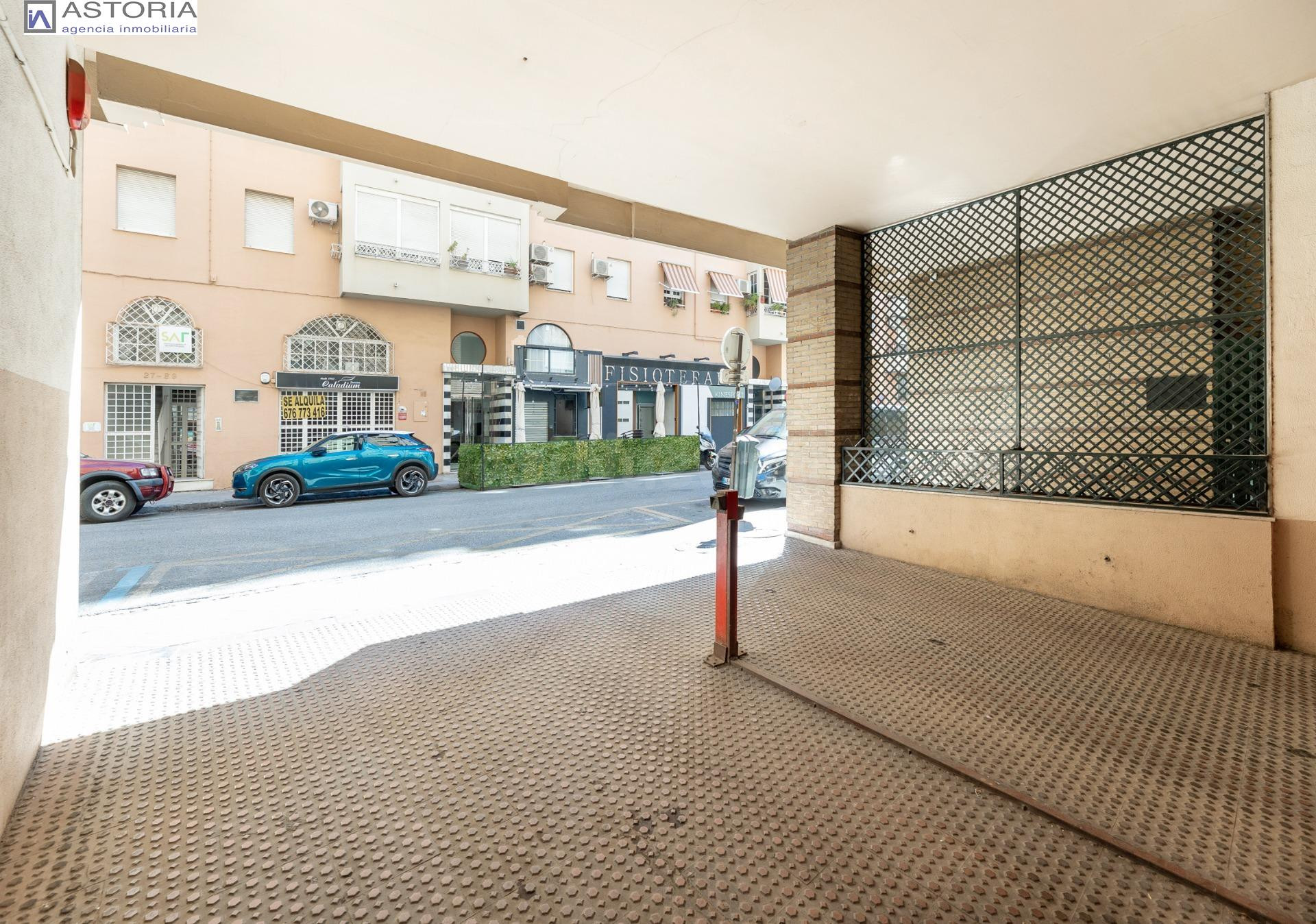 COCHERA + TRASTERO EN CALLE PINTOR ZULOAGA