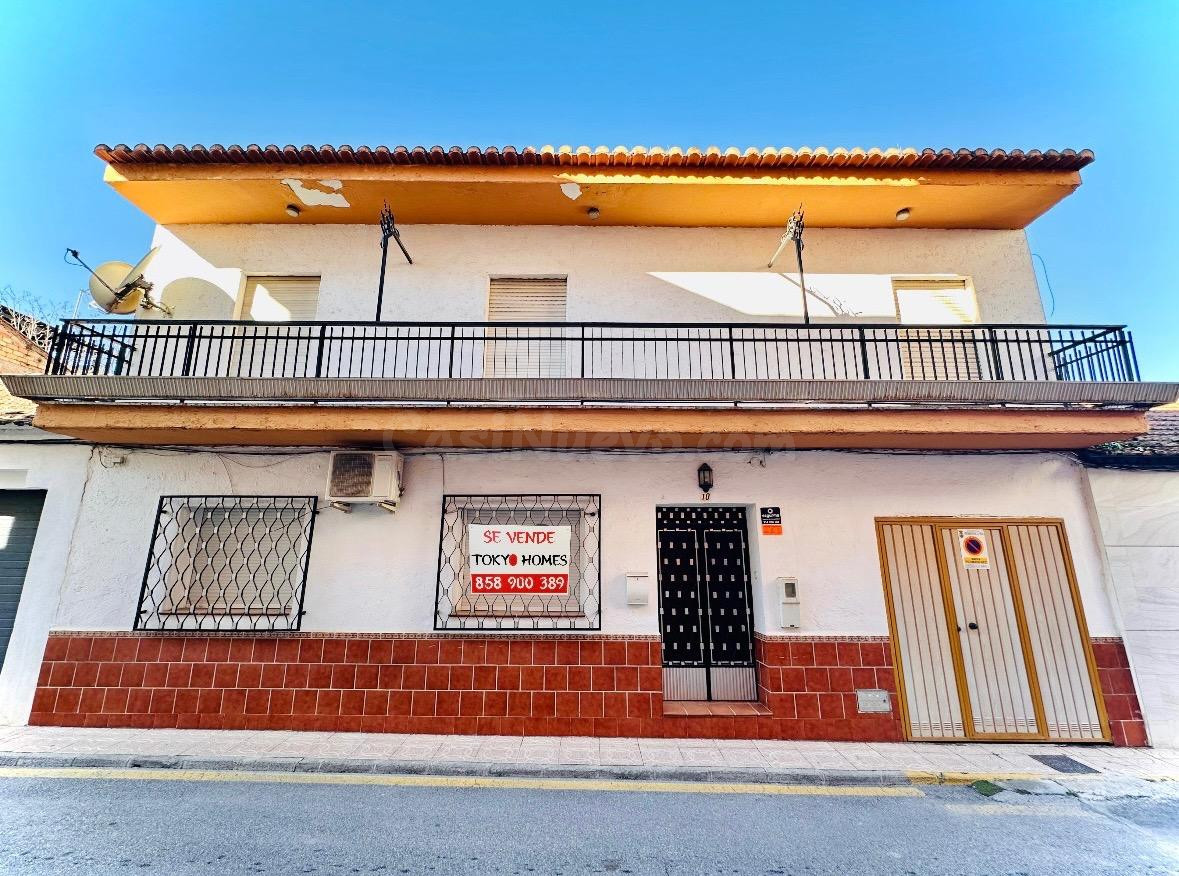 AMPLIA CASA CEN PLENO CENTRO DE CHURRIANA DE LA VEGA