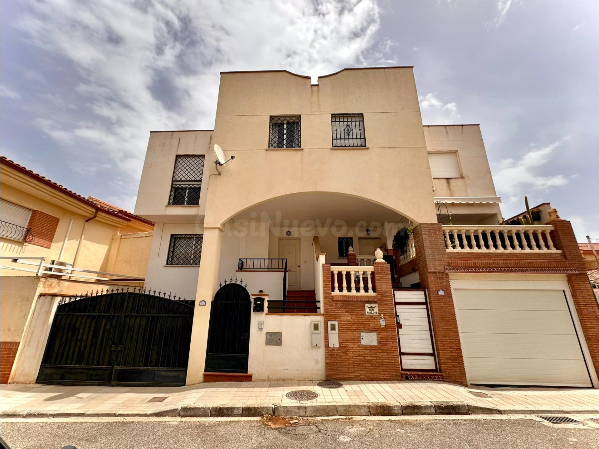 Adosado 4 habitaciones 168m² en venta - Zona metropolitana