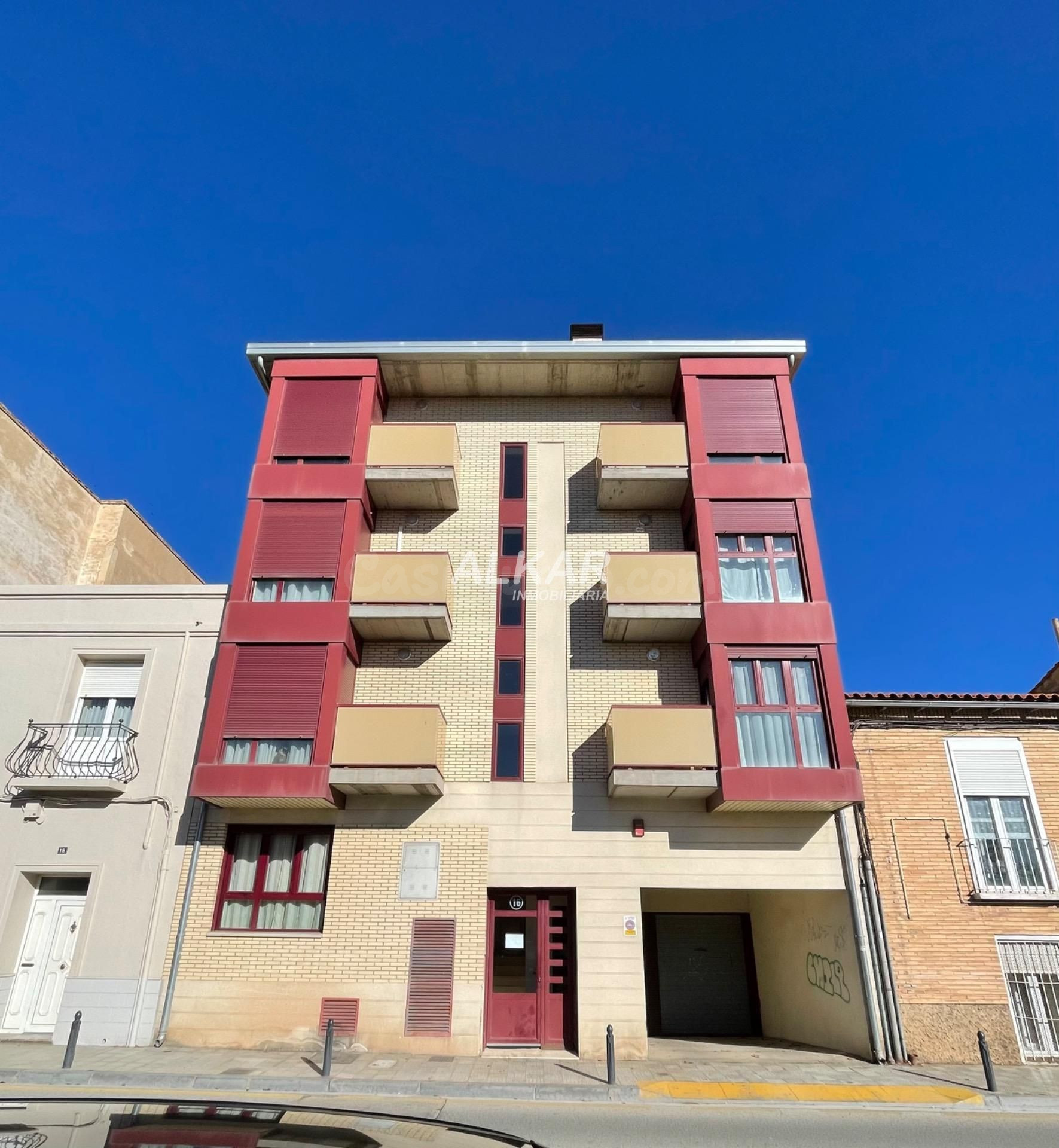PISO CON TERRAZA EN ZONA QUEILES