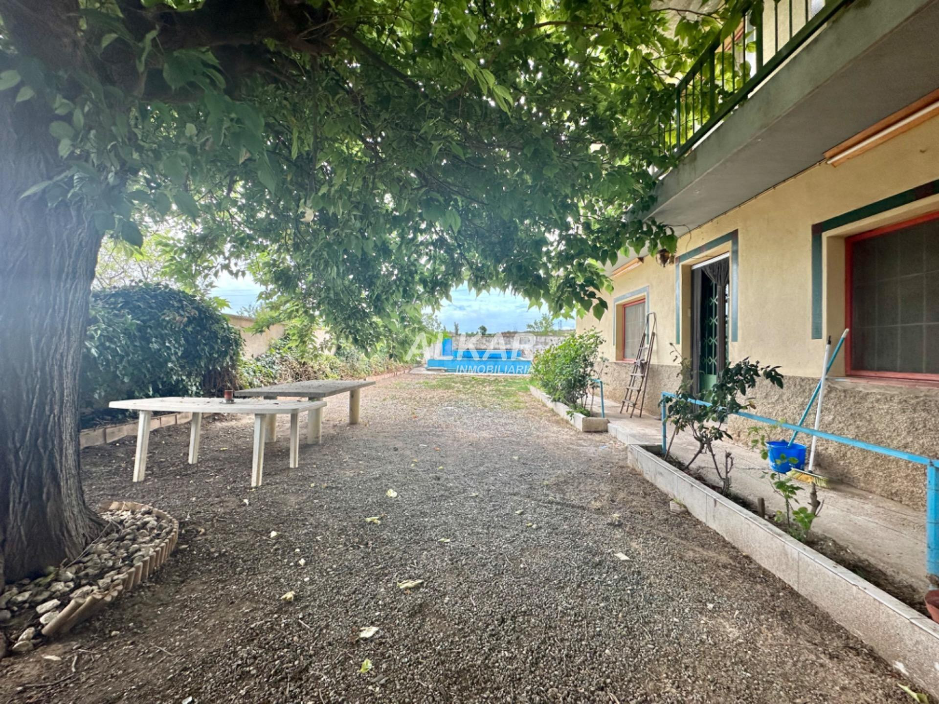 FINCA CON PISCINA A 5 MINUTOS DE TUDELA