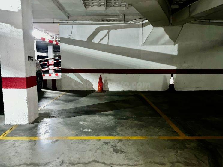 AMPLIA PLAZA DE GARAJE JUNTO AV ALMOGÁVARES!!!