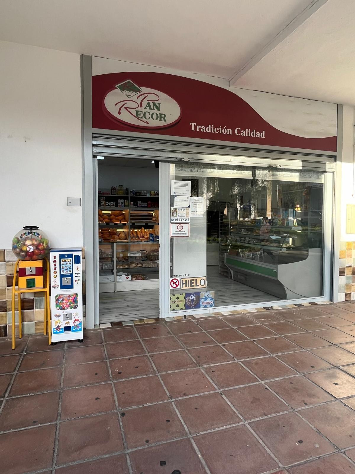 MARAVILLOSO LOCAL PARA INICIAR TU NEGOCIO EN MIRALBAIDA!!!