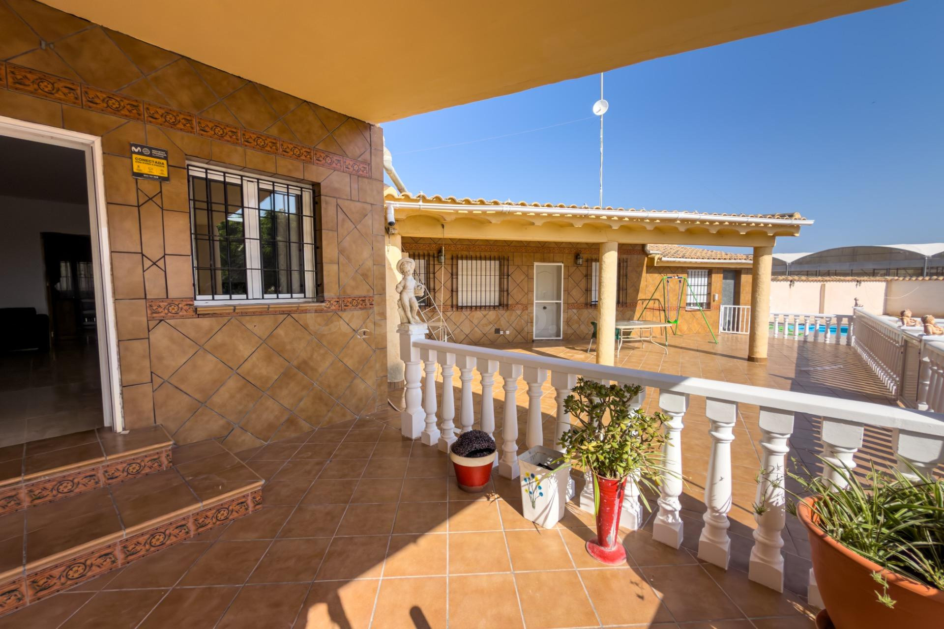 Finca con varias viviendas y piscina en San Javier