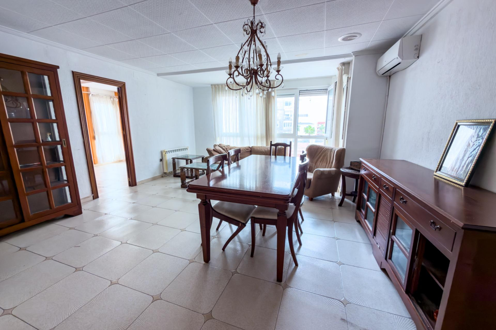 AMPLIA VIVIENDA DE 4 DORMITORIOS CON TERRAZA PRIVADA