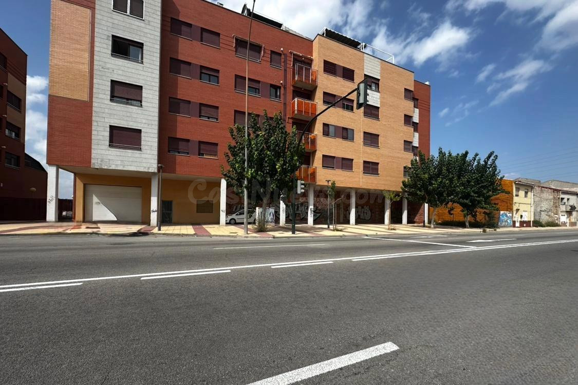 Bajo comercial para reformar en Alcantarilla
