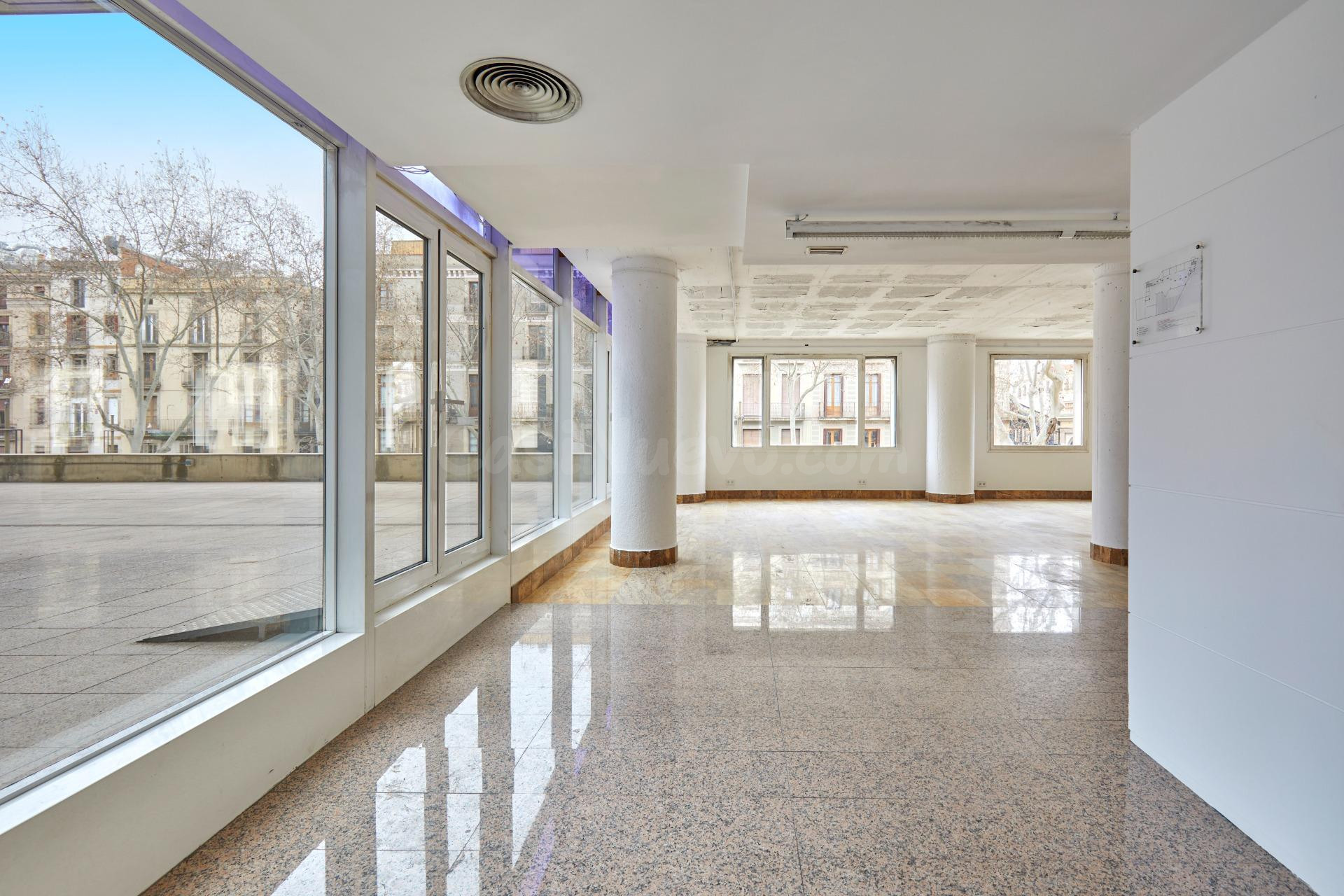 Oficinas en las Ramblas con terraza