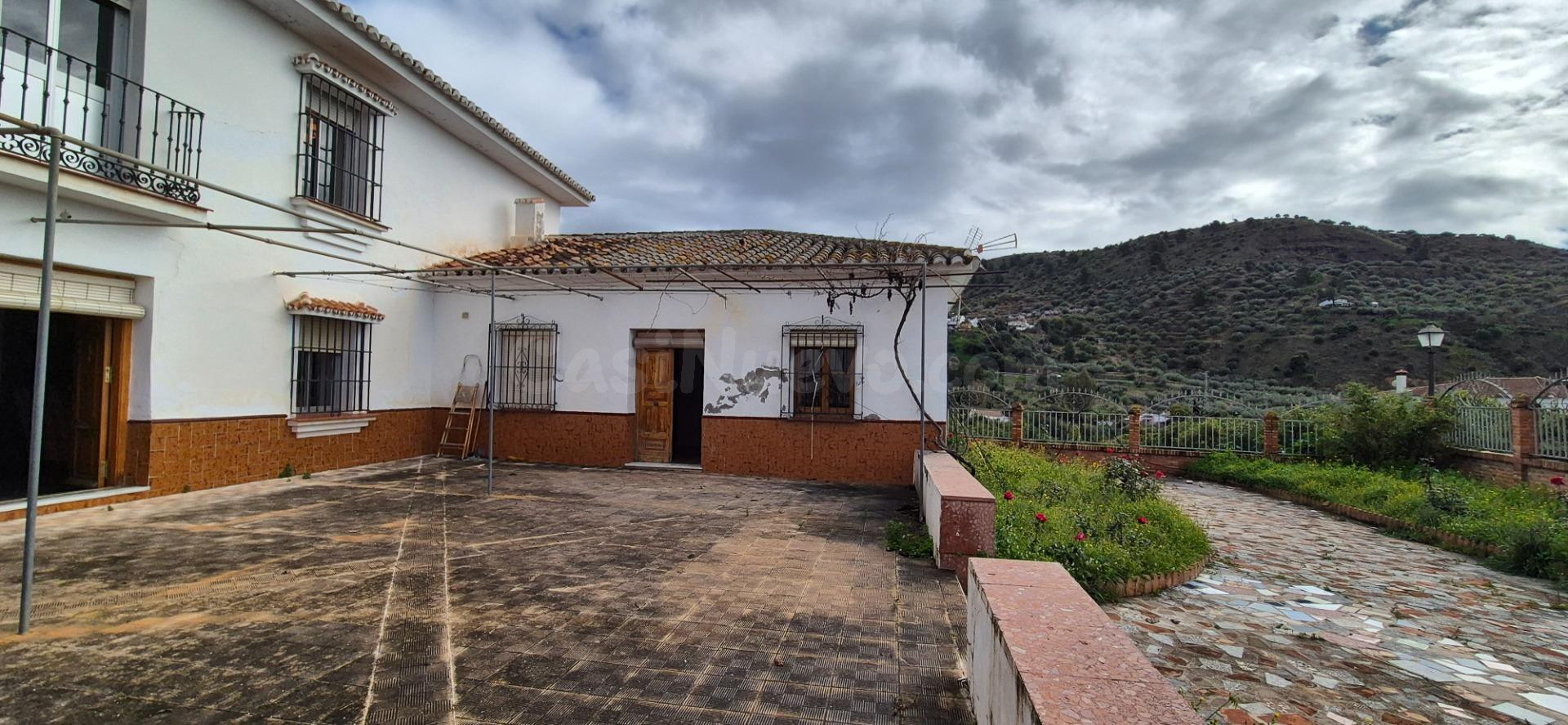 Gran casa con casita de invitados incluida en Alcaucín - foto 4