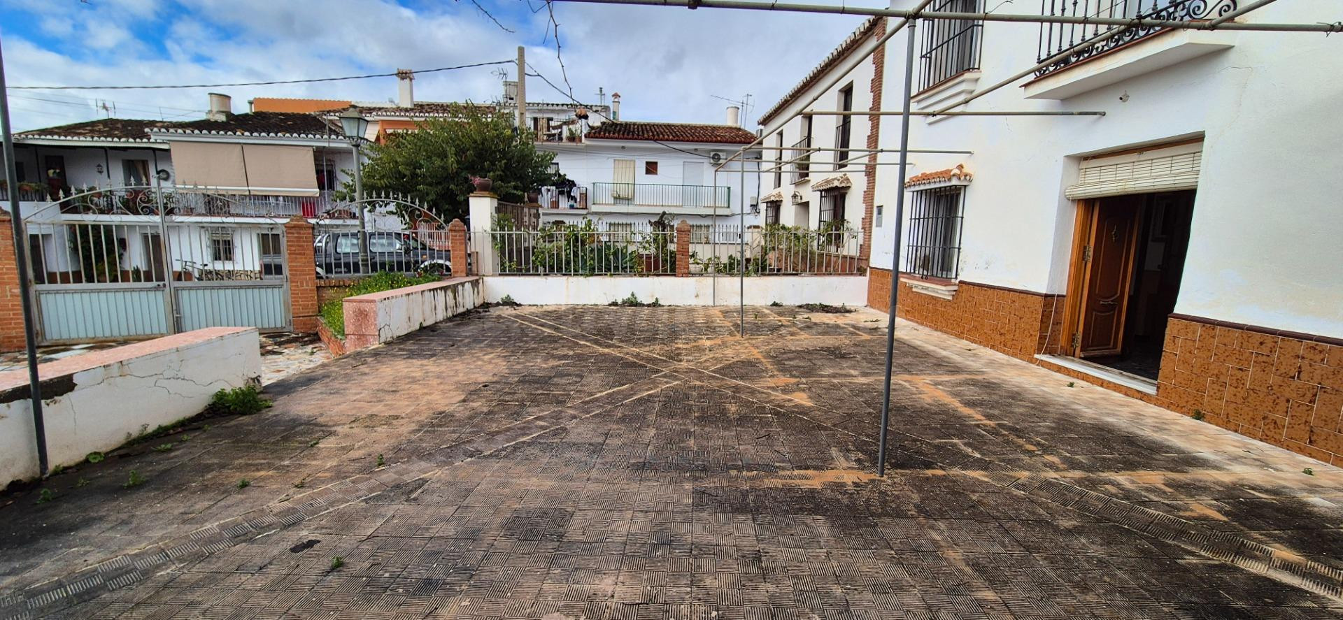 Gran casa con casita de invitados incluida en Alcaucín - foto 5