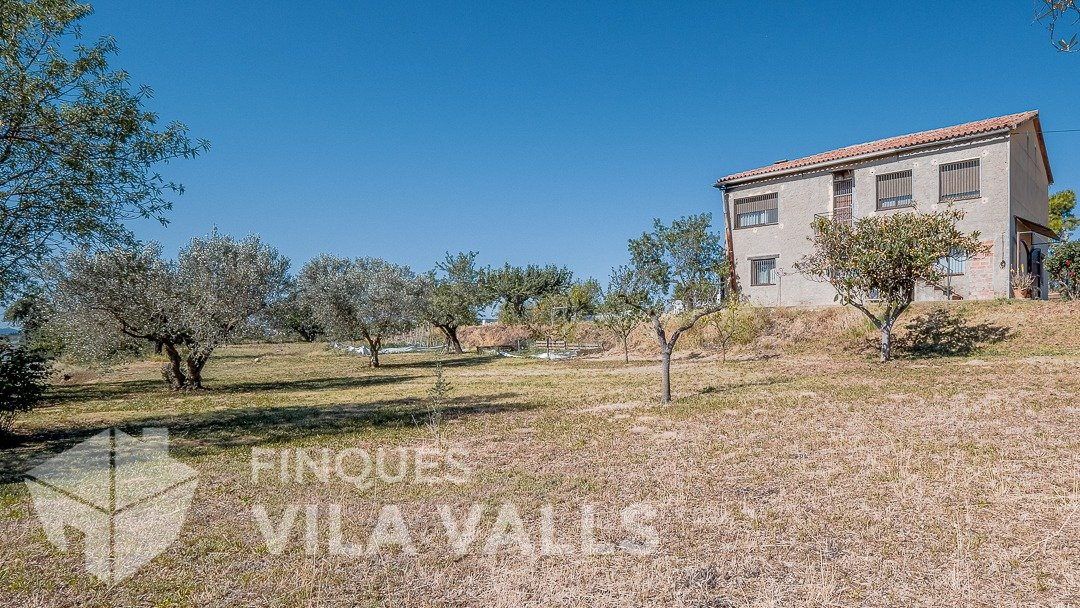 ¡Doble vivienda independiente y aislada en 3000 m2 de parcela!