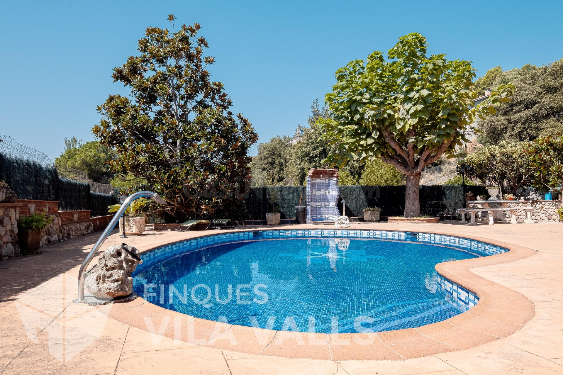 Chalet muy amplio, íntimo, práctico y con piscina!