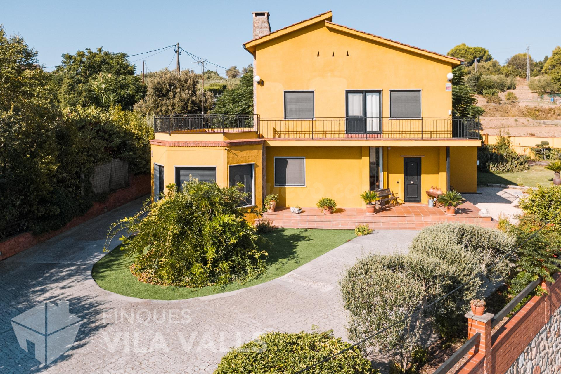 Chalet 4 vientos con piscina y jardín excepcional en Santa Eulàlia de Ronçana
