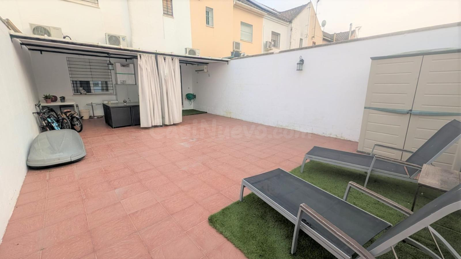 Chalet adosado en venta en Coria del Río - foto 3