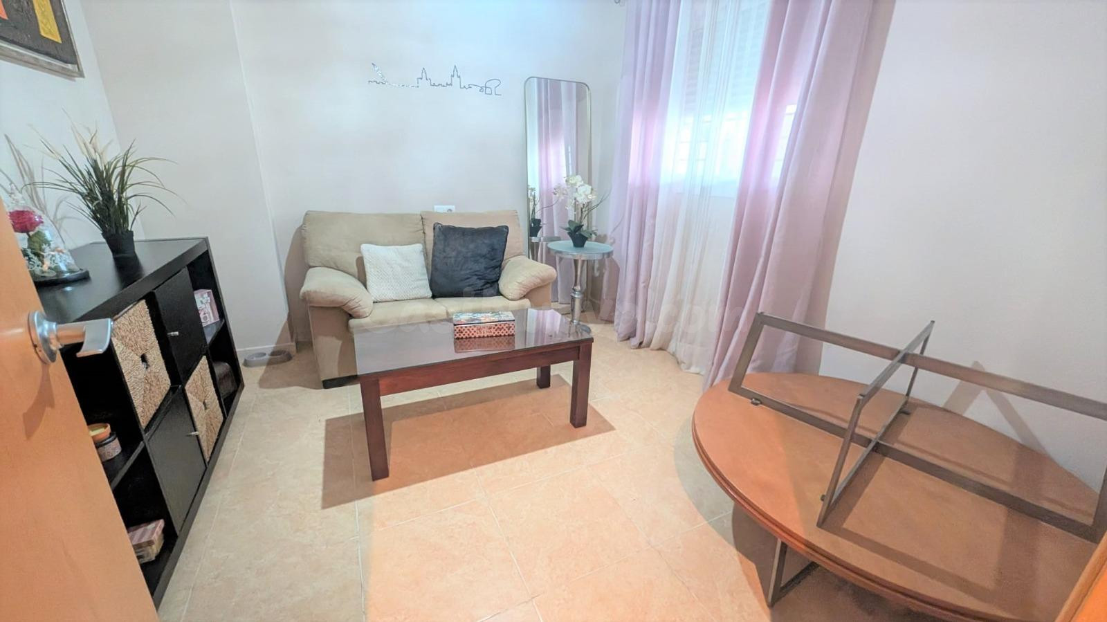 Chalet adosado en venta en Coria del Río - foto 5