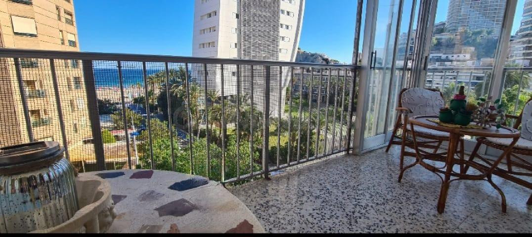 Piso en playa de Poniente, 2da linea de playa, vistas al mar. Amplio y con posibilidades