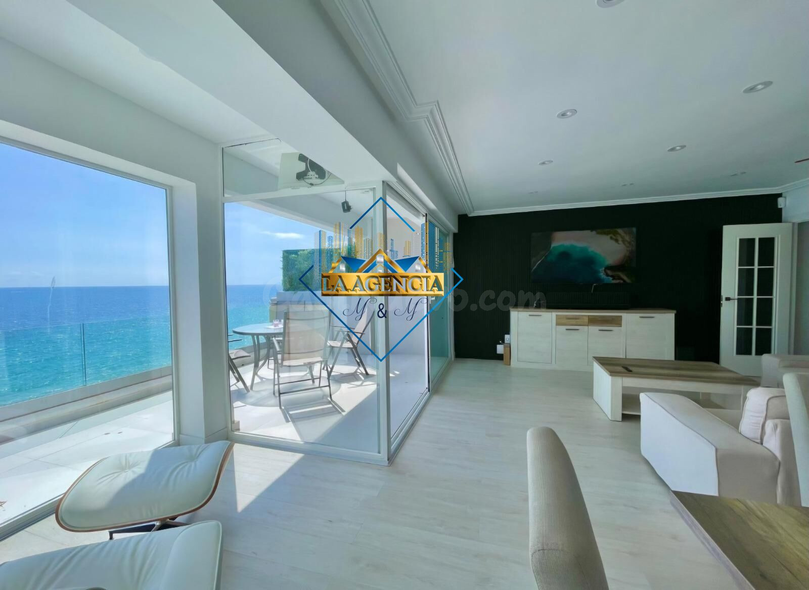 Piso en venta en Primera linea de Levante, Céntrico con vistas