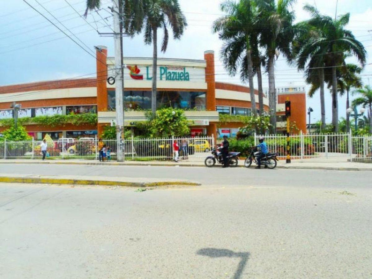 Se arrienda Local en Centro Comercial  en la ciudad de Cartagena