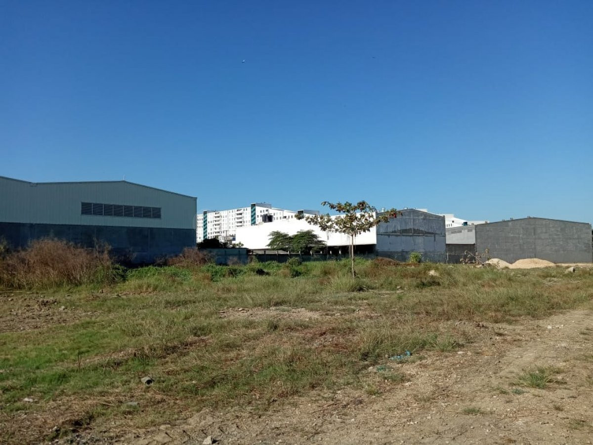 Venta de terreno en Barrio La Carolina - foto 3