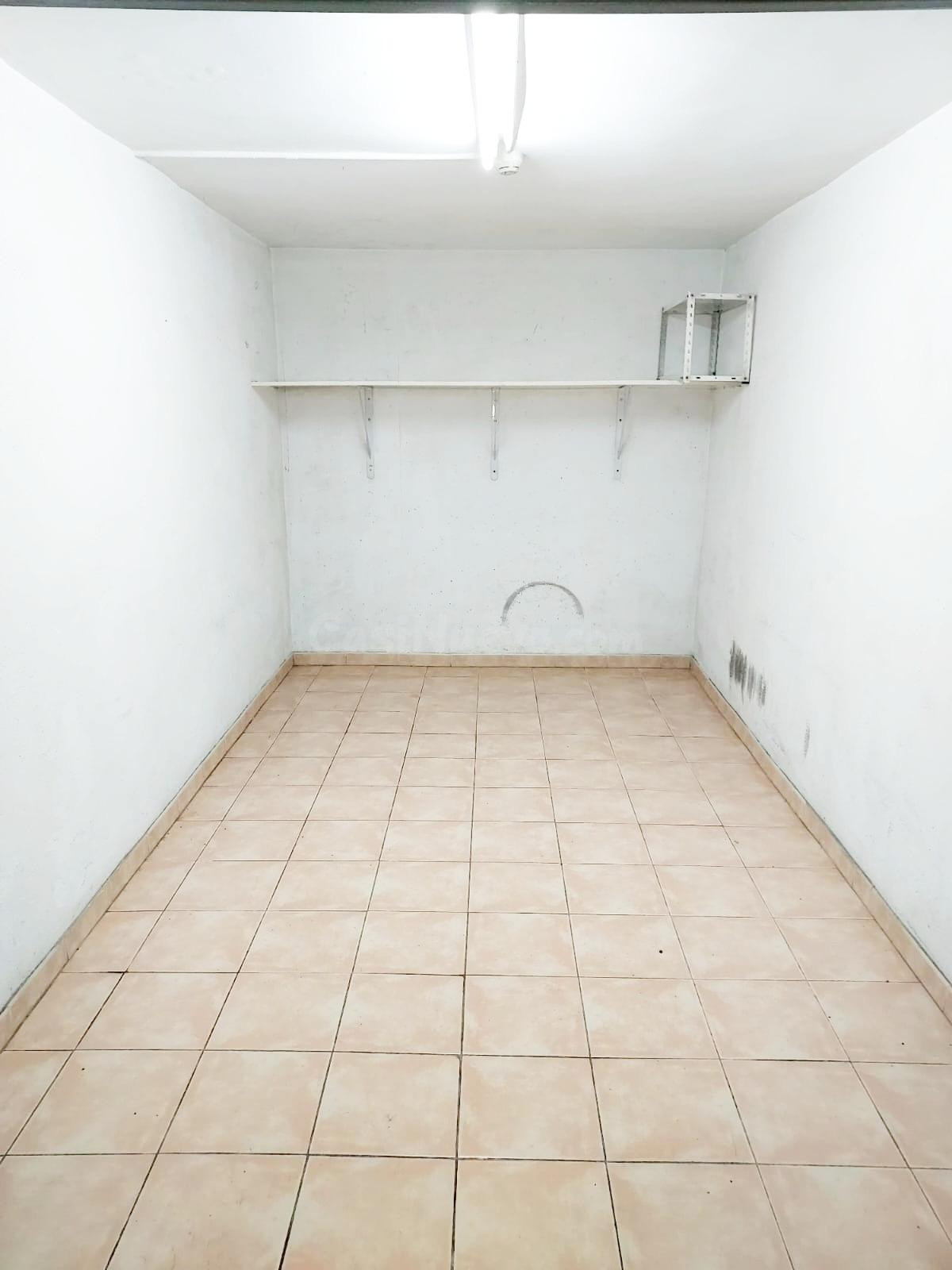 Plaza de garaje coche pequeño