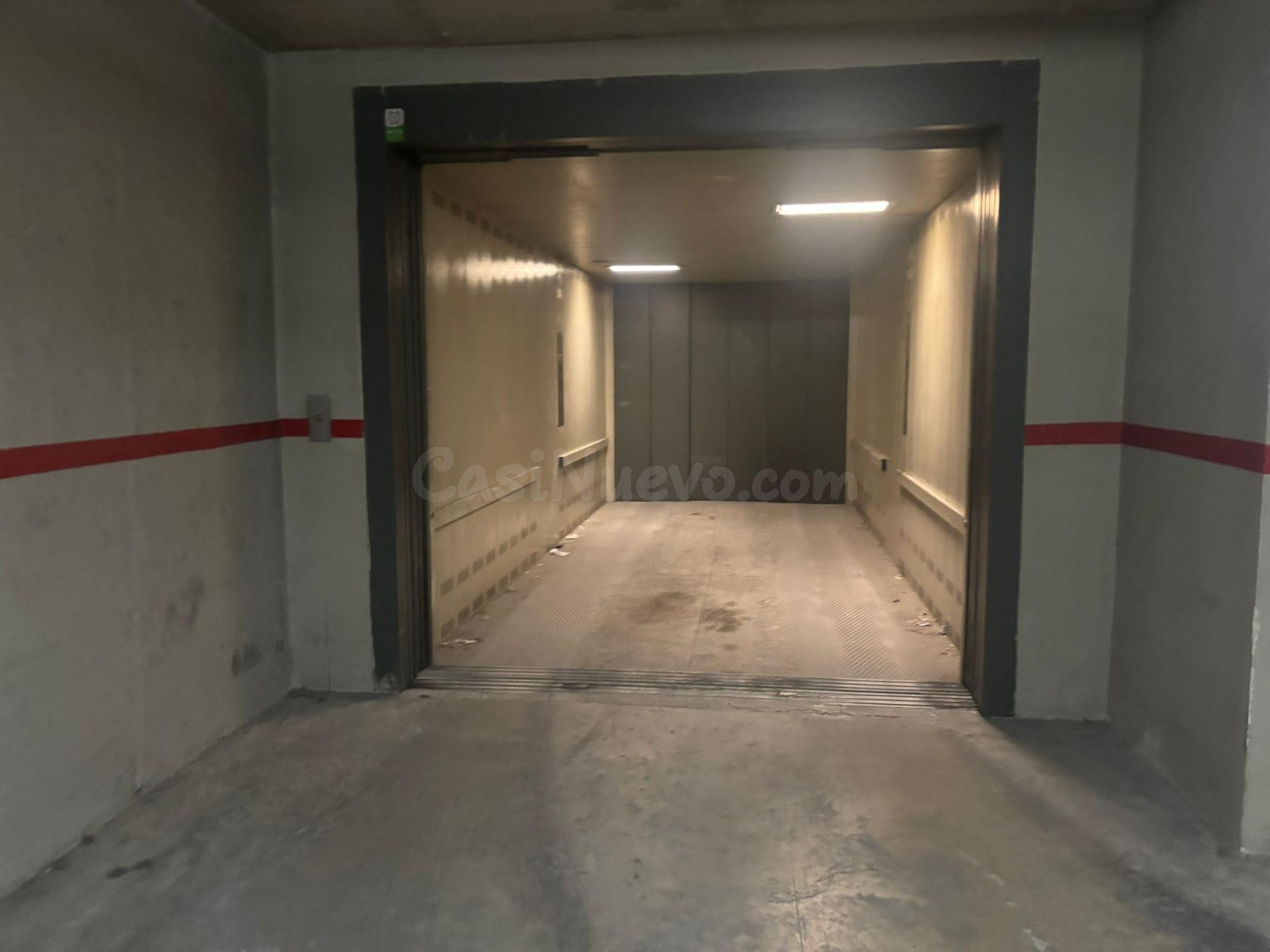 GARAJE EN CALLE MONTERO RIOS, AMPLIA Y CÓMODO ACCESO CON TRASTERO