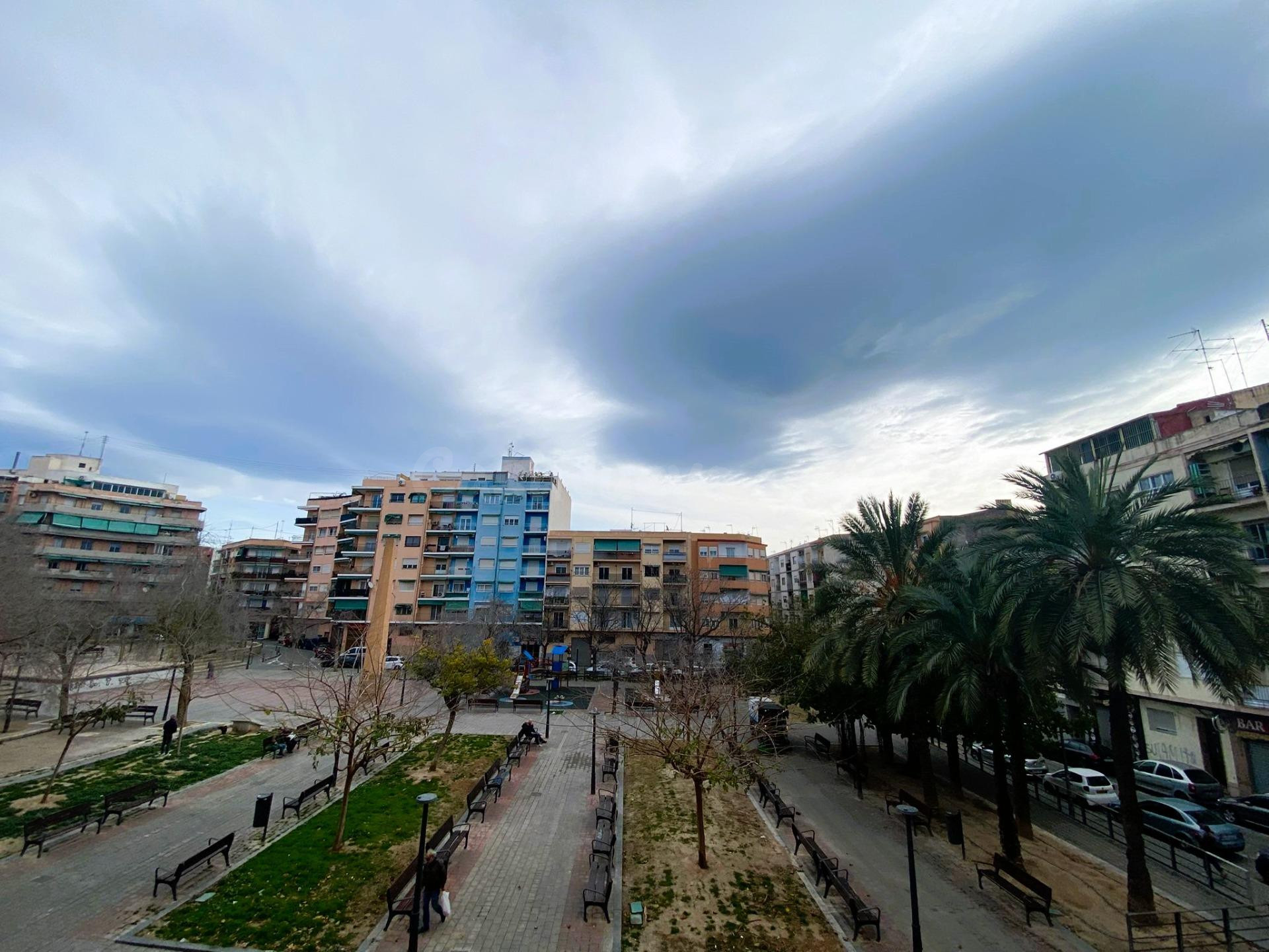 ¡¡¡¡¡ VIVIENDA CON VISTAS DESPEJADAS, MUCHA LUZ Y CON  ASCENSOR !!!!