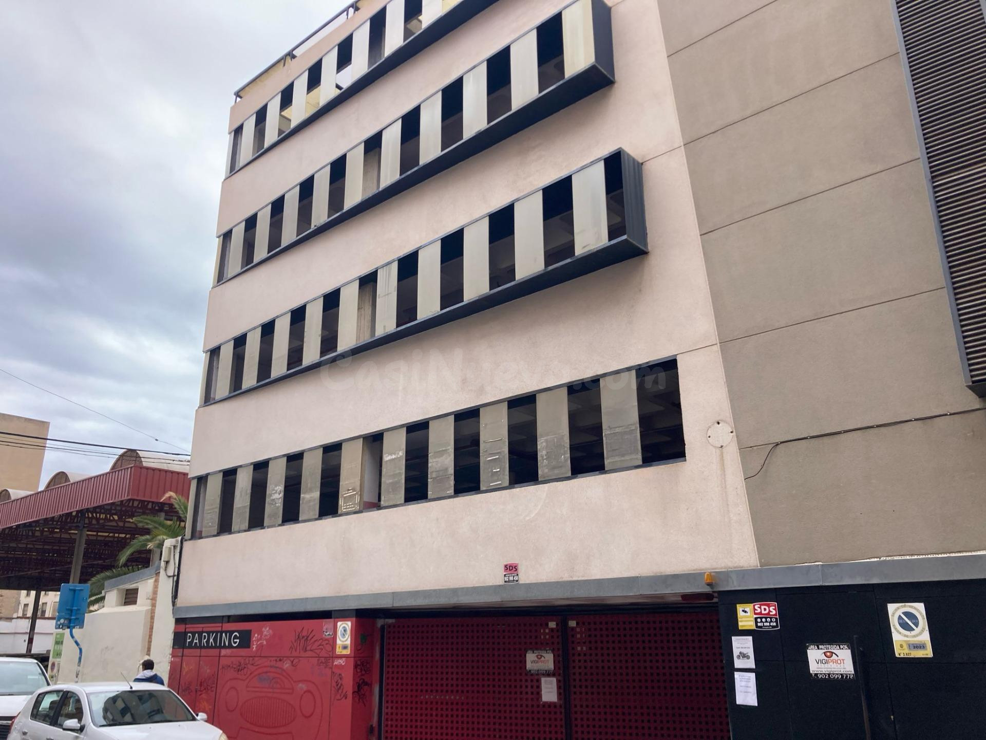 GARAJE EN EL MISMO CORAZÓN DEL MERCADO CENTRAL