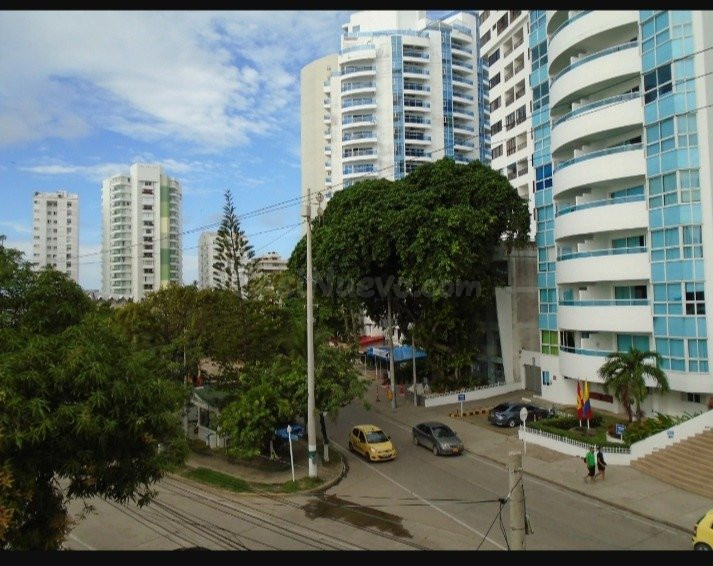 SE VENDE HERMSOSO APARTAMENTO UBICADO EN LA ZONA LAGUITO