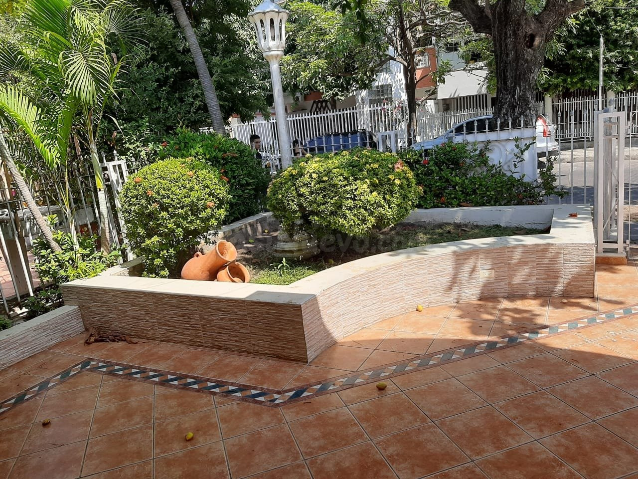 SE VENDE HERMOSA CASA EN EL BARRIO CRESPO