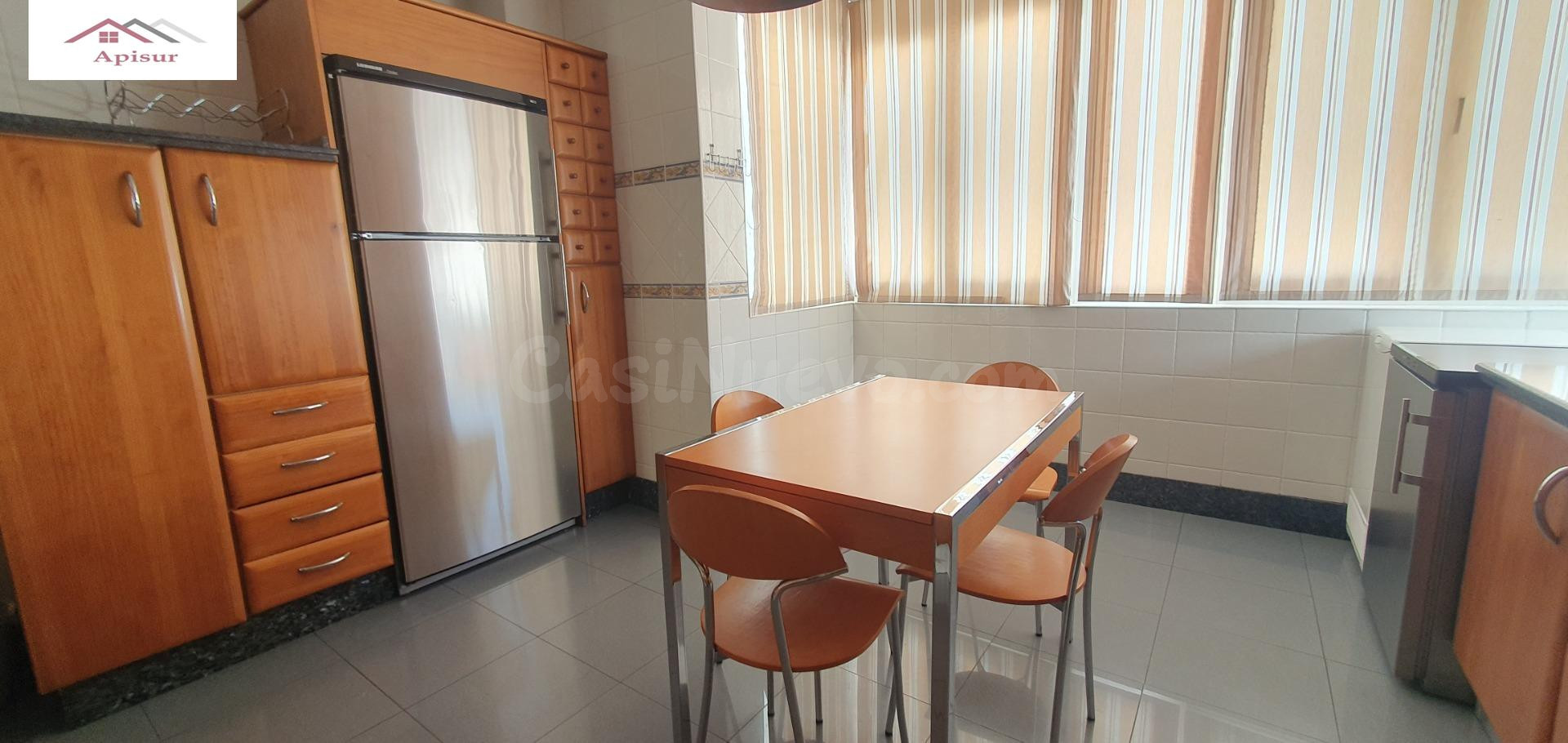 SE VENDE PRECIOSO ÁTICO EN ZONA CENTRO JUNTO HOSPITAL - foto 3