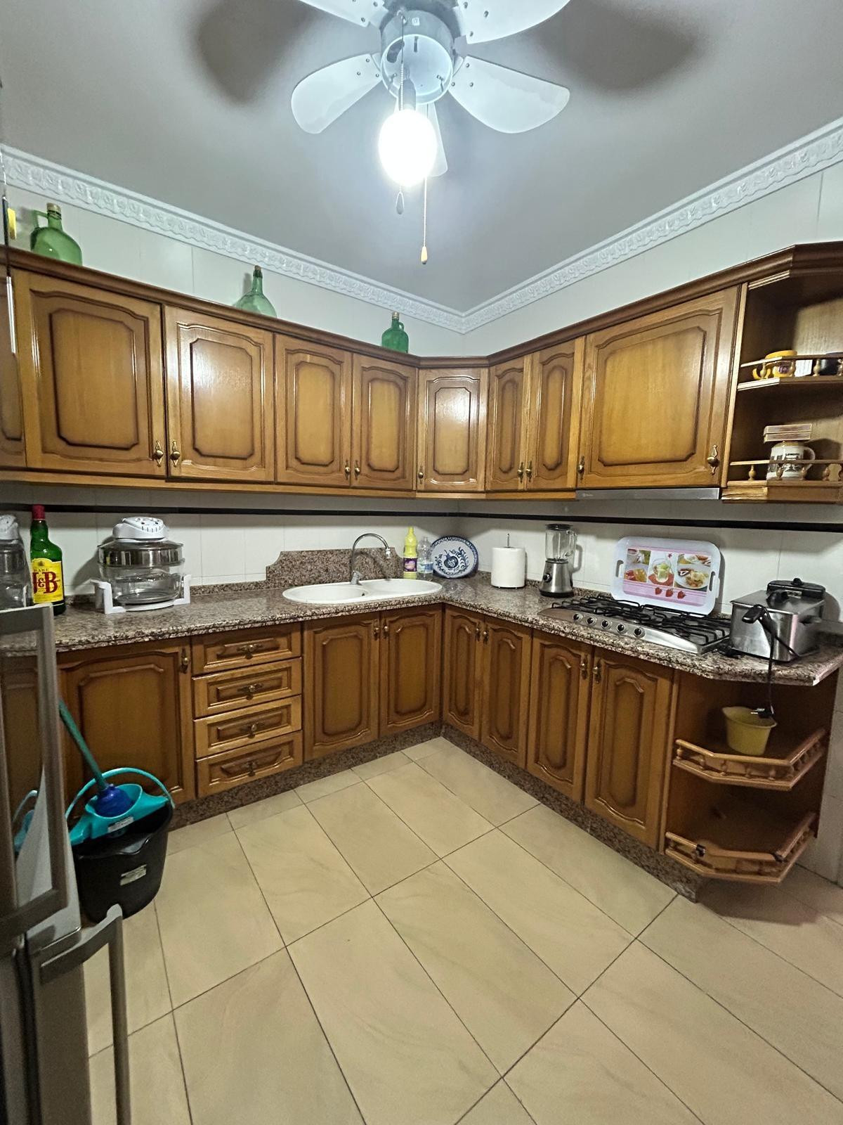 Magnífica casa en venta en una de las mejores zonas de Loja - foto 3