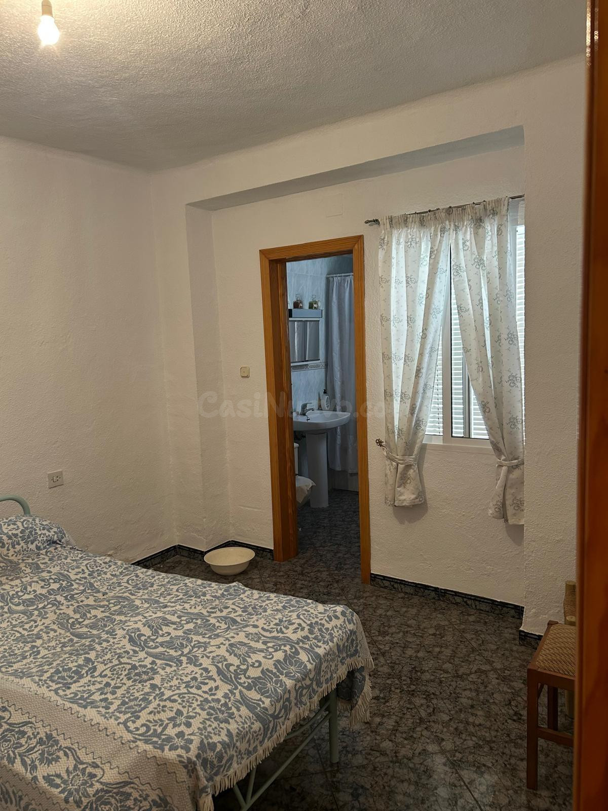 CASA LISTA PARA ENTRAR A VIVIR CON 5 DORMITORIOS DISTRIBUIDO - foto 3