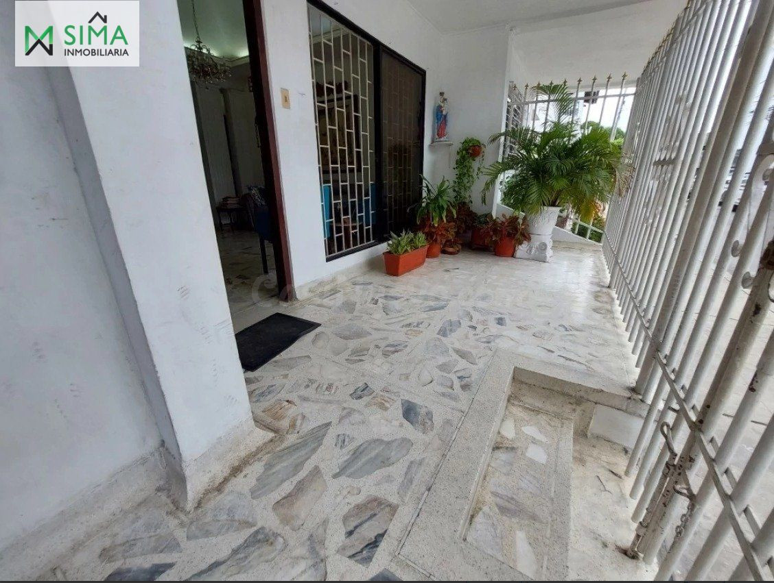 SE VENDE CASA UBICADA EN EL BARRIO MANGA